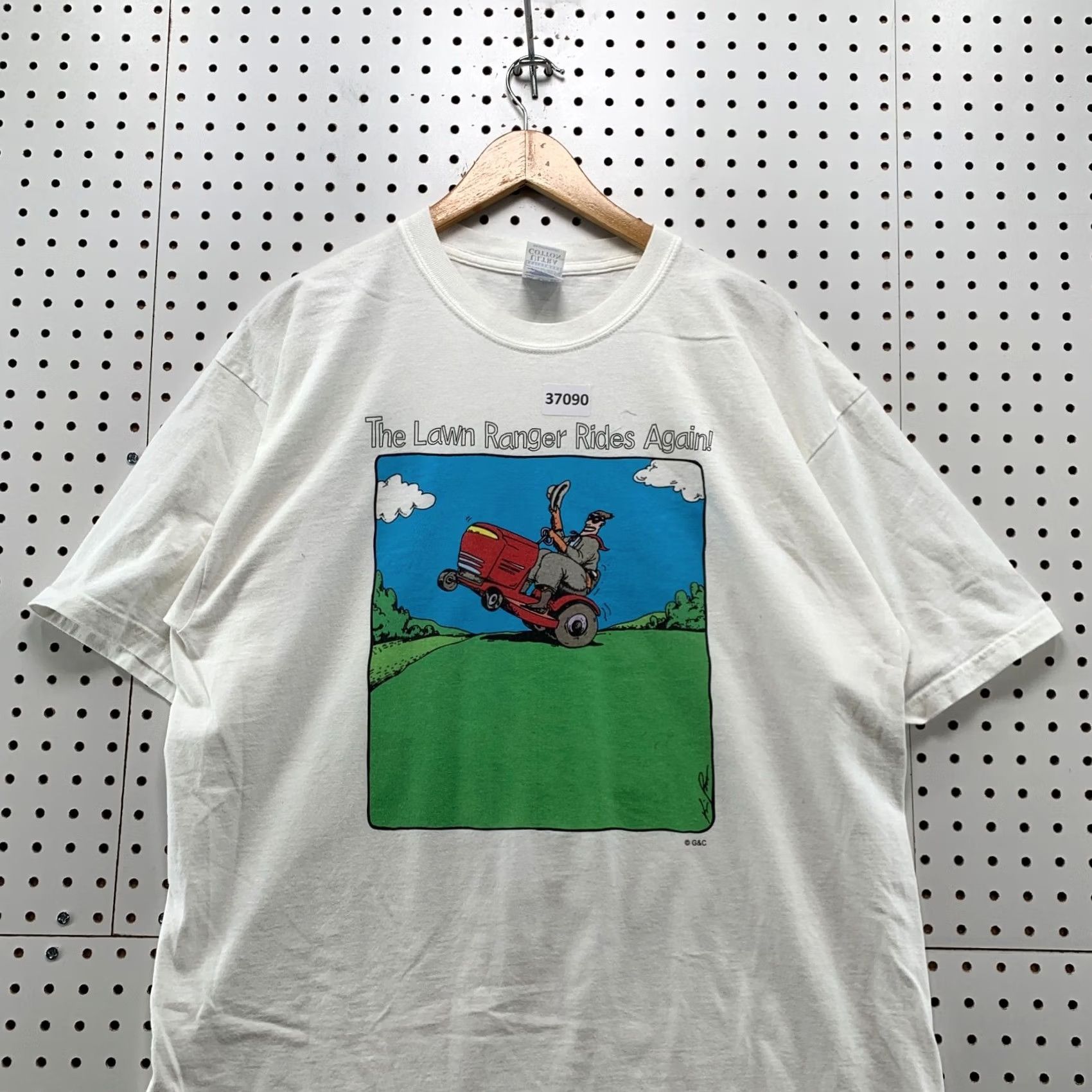 Gildan VINTAGE Lawnmower Funny Shirt Mens XL White John Deere Lawn Mower Size US XL / EU 56 / 4 - 2 Thumbnail
