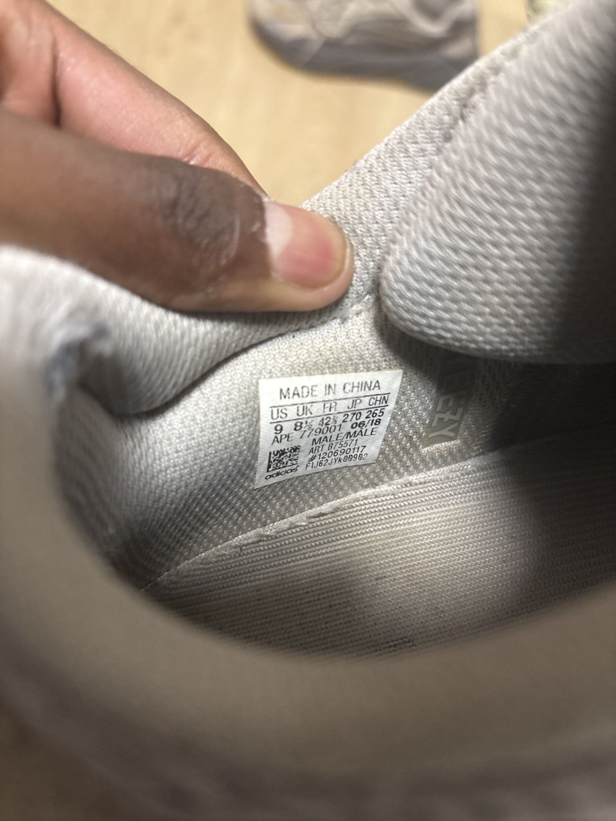 Yeezy Yeezy 700 Wave Runner Size US 9 / EU 42 - 6 Thumbnail