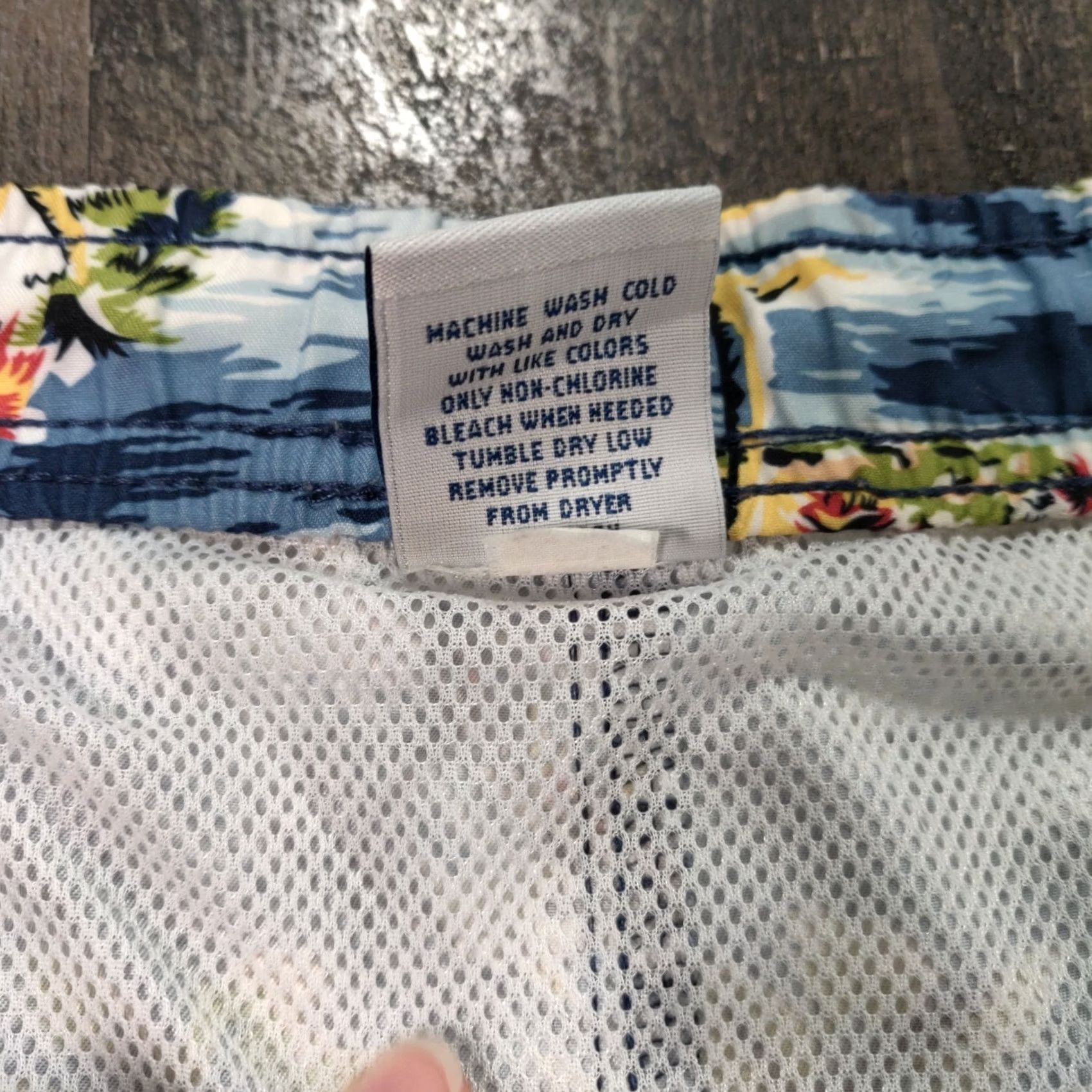 Old Navy Old Navy Trunk Shorts Men Large Regular Boardshort Tropical Drawstring Swim Size US 33 - 5 Thumbnail