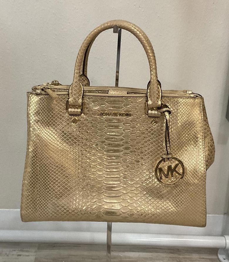 Michael Kors Gold Michael Kors bag Size ONE SIZE - 1 Thumbnail