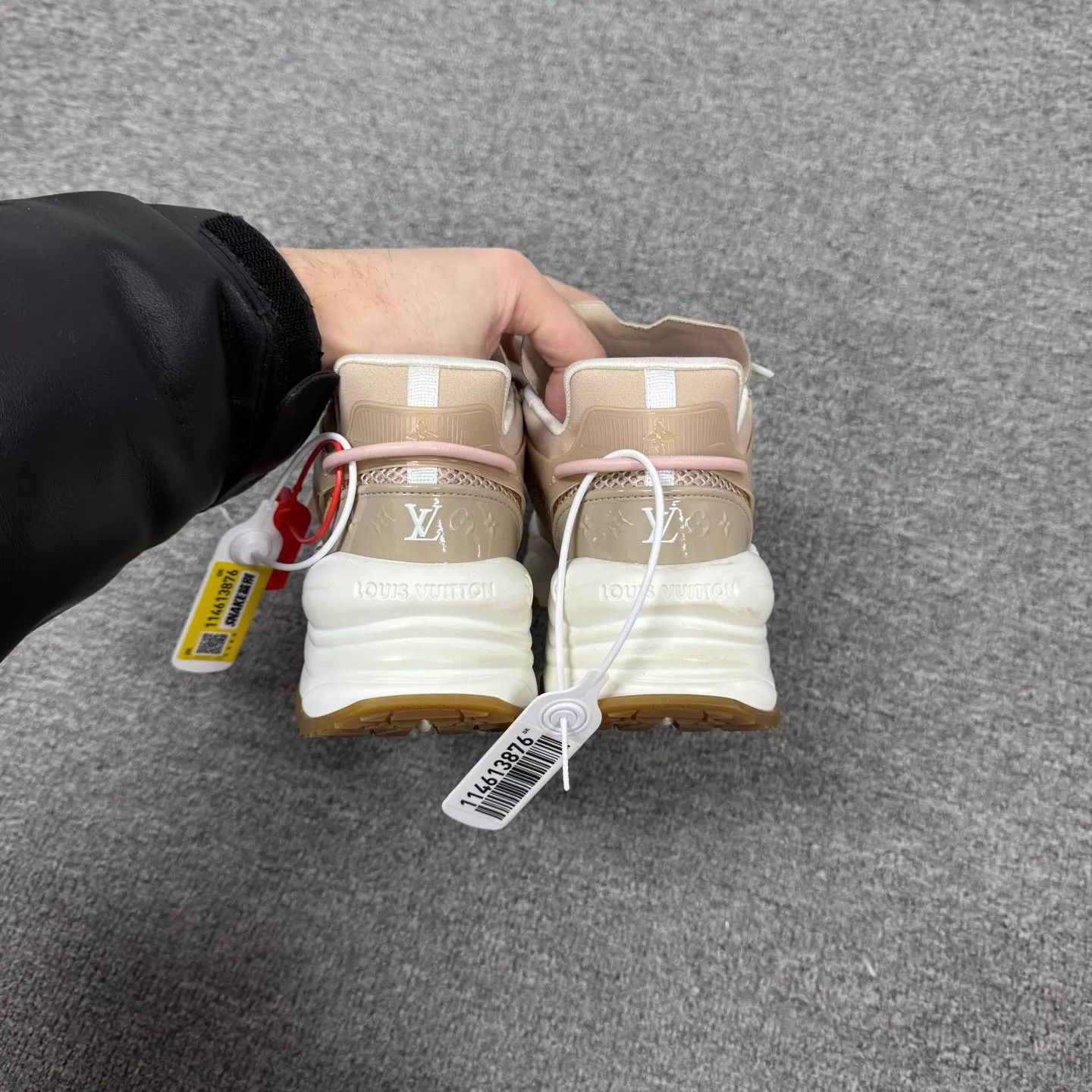 Louis Vuitton LV Run 55 nude pink colorblock dad shoe Size US 5.5 / IT 35.5 - 5 Thumbnail