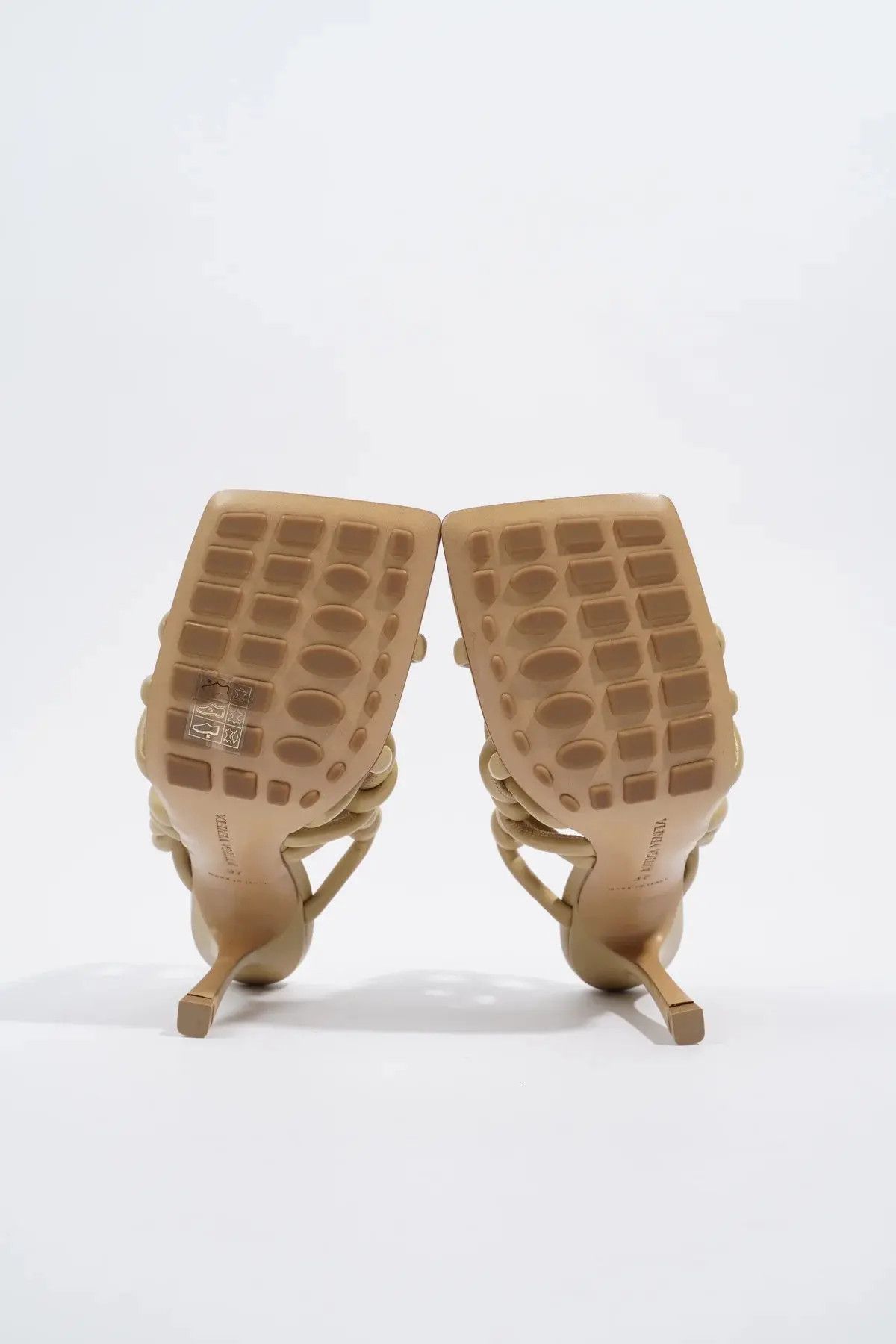 Bottega Veneta o1bcso1str0924 Stretch Twist Mules in Beige Size US 9 / IT 39 - 7 Thumbnail