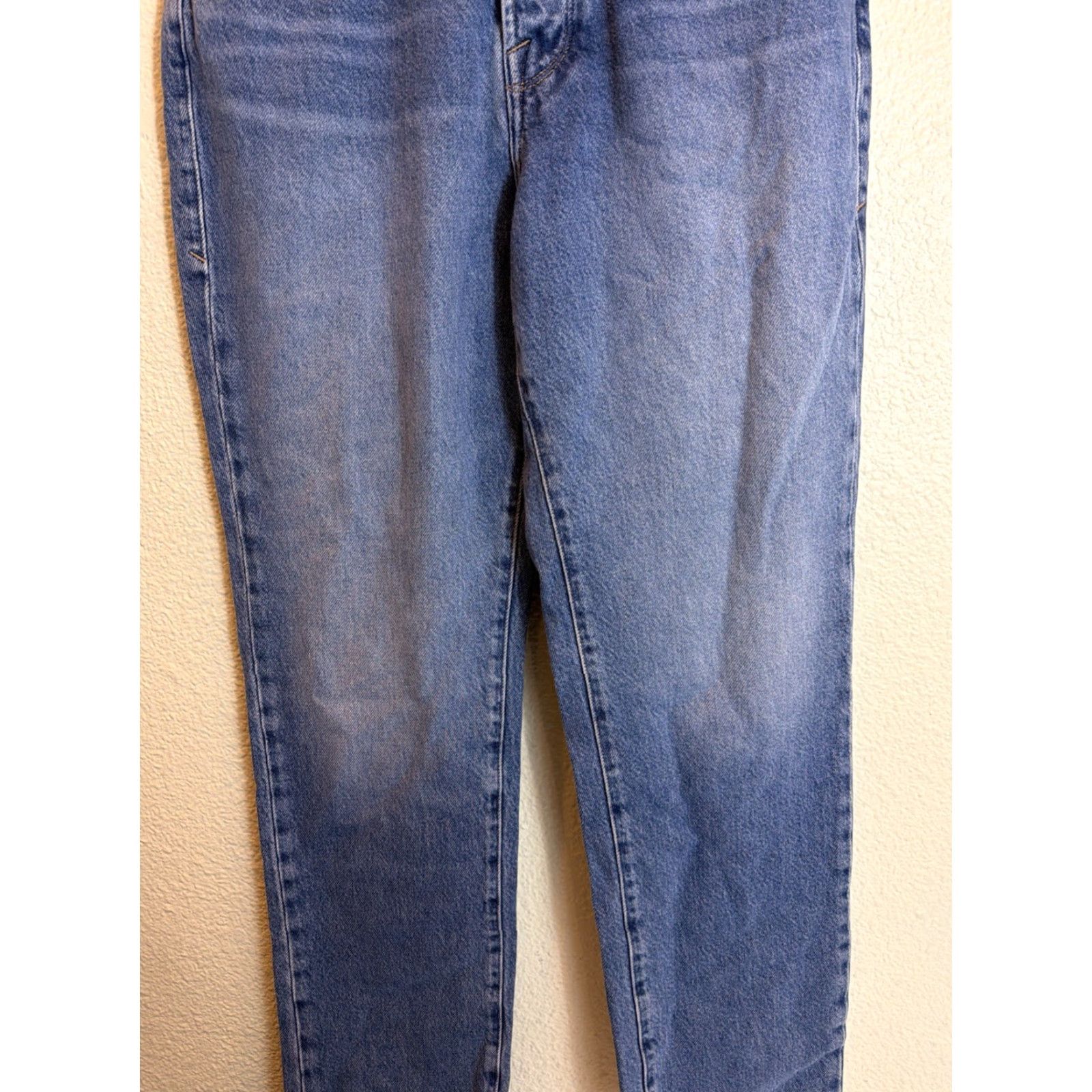 Good American Good American Jeans Good Boy Women’s Medium Wash Raw Hem Button Fly 28x31 Flaws Size 30" / US 8 / IT 44 - 4 Thumbnail