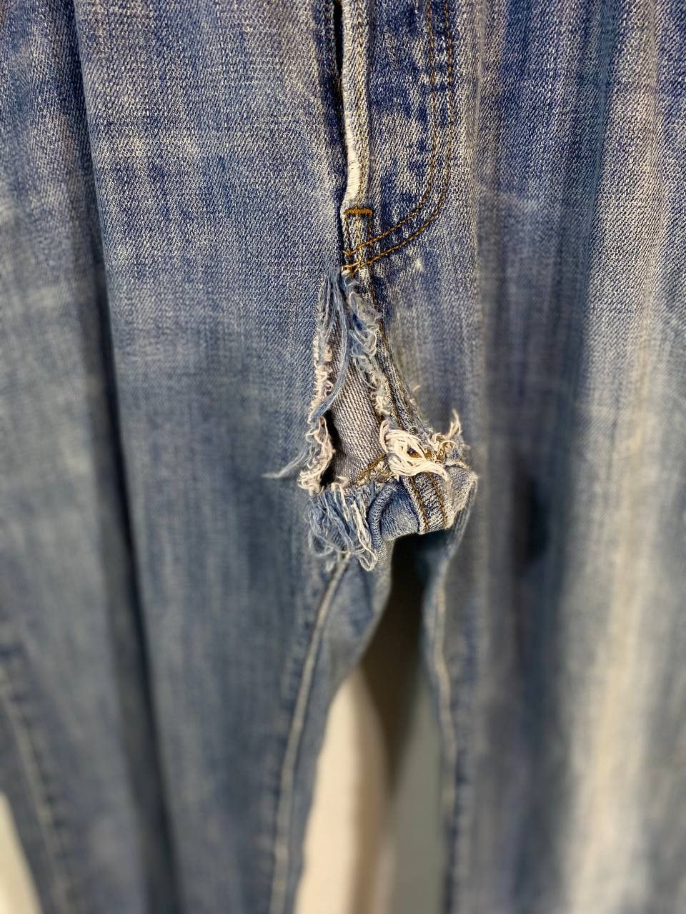 Levi's vintage levis 501 distressed denim nice design Size US 37 - 7 Thumbnail
