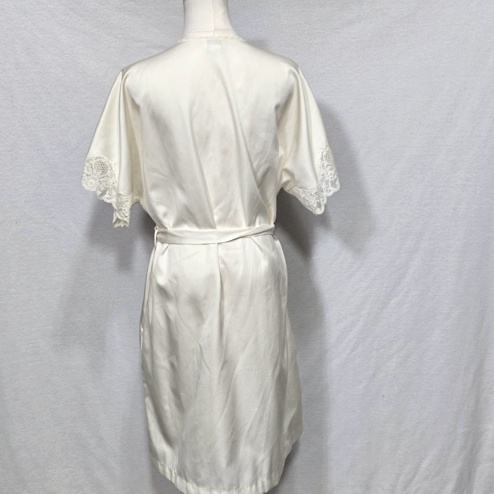 Vintage Sara Beth Robe Womens Medium Ivory Satin Lace Trim Floral Embroidered Belted Size ONE SIZE - 5 Thumbnail