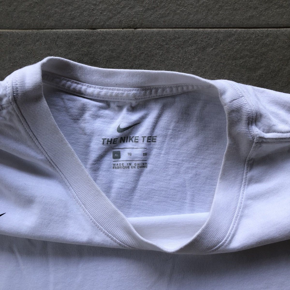 Nike Nike big swoosh tshirt Size US XL / EU 56 / 4 - 5 Thumbnail