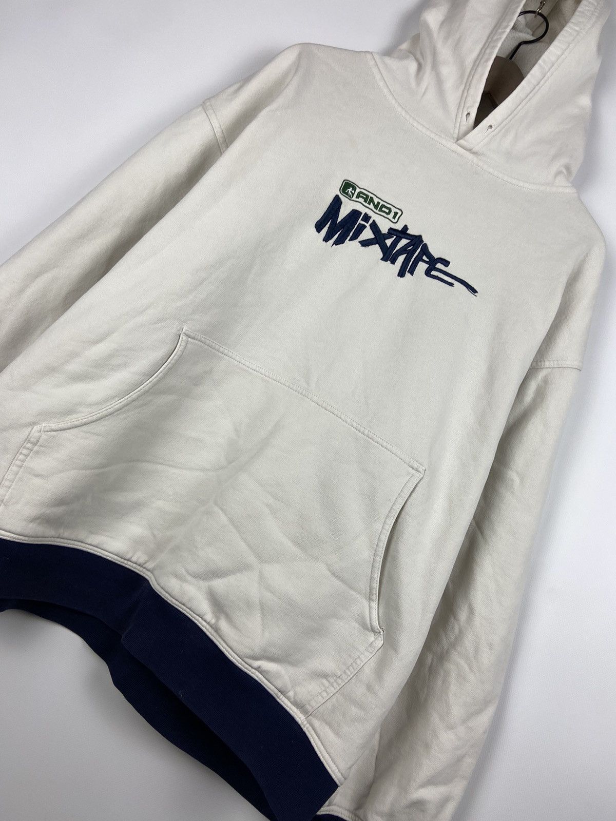 Vintage Vintage And1 MIXTAPE Hooded Hoodie Embroidered 90s Y2k Size US L / EU 52-54 / 3 - 10 Thumbnail