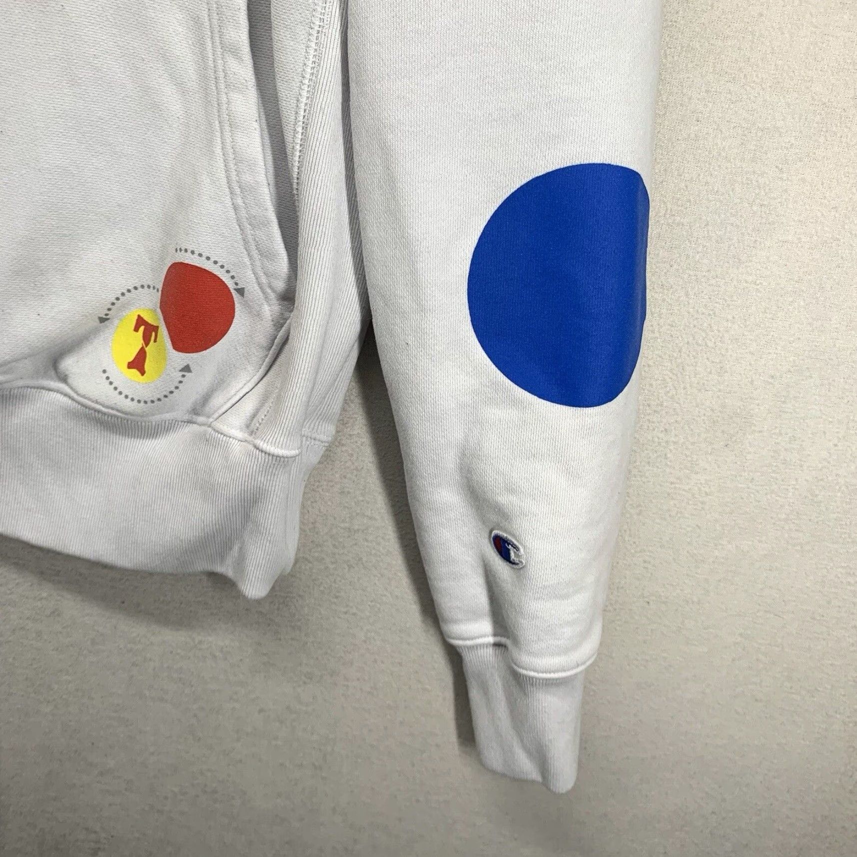 Champion VINTAGE? (No - it's not vintage) Champion Reverse Weave Hoodie Pullover Unisex Adults S White Graphic Print 90s Hip Hop Reversible Heavyweight Size US S / EU 44-46 / 1 - 5 Thumbnail