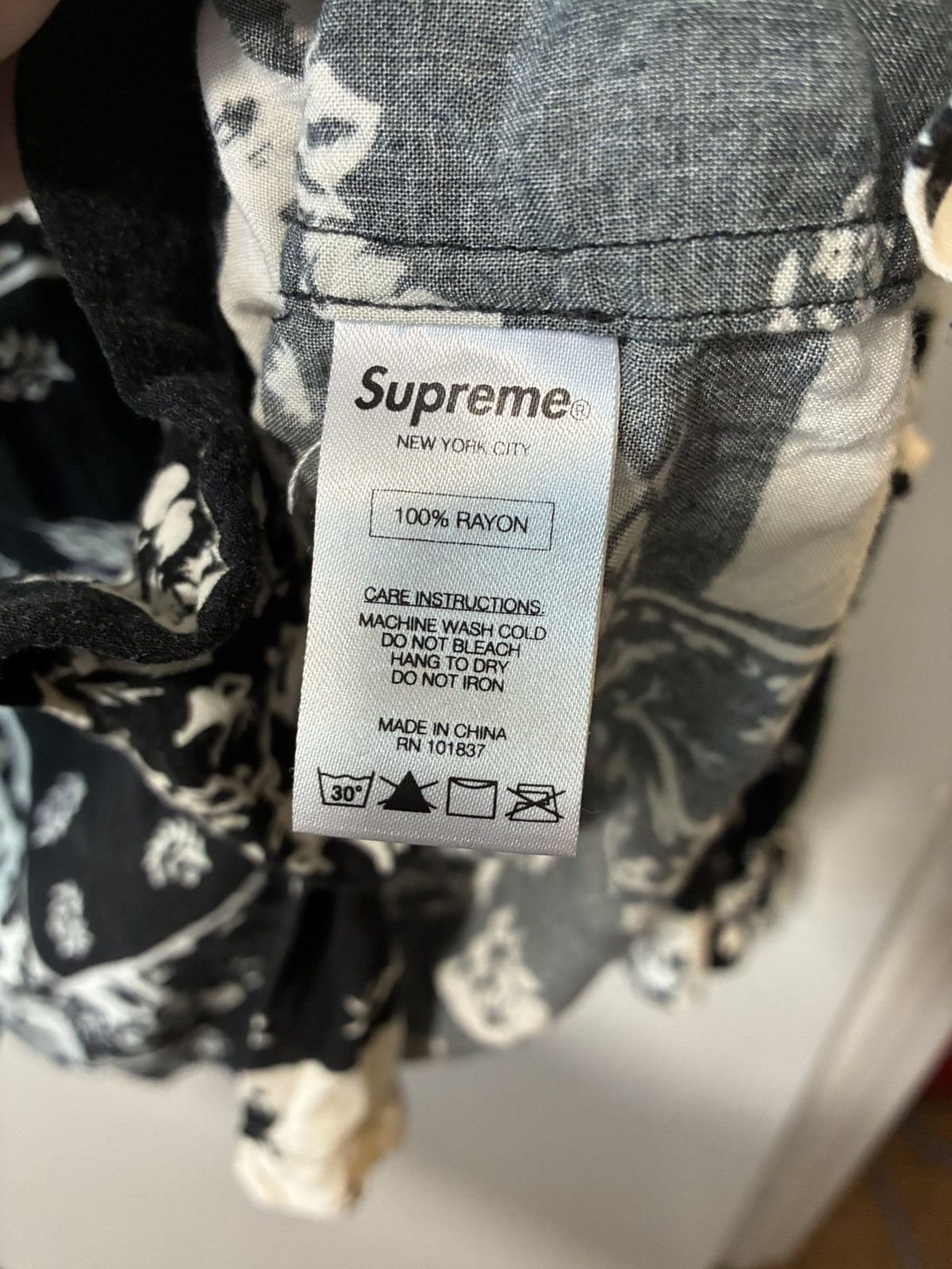 Supreme Supreme SS16 Black Rayon Paisley button up bandana Size US M / EU 48-50 / 2 - 5 Thumbnail