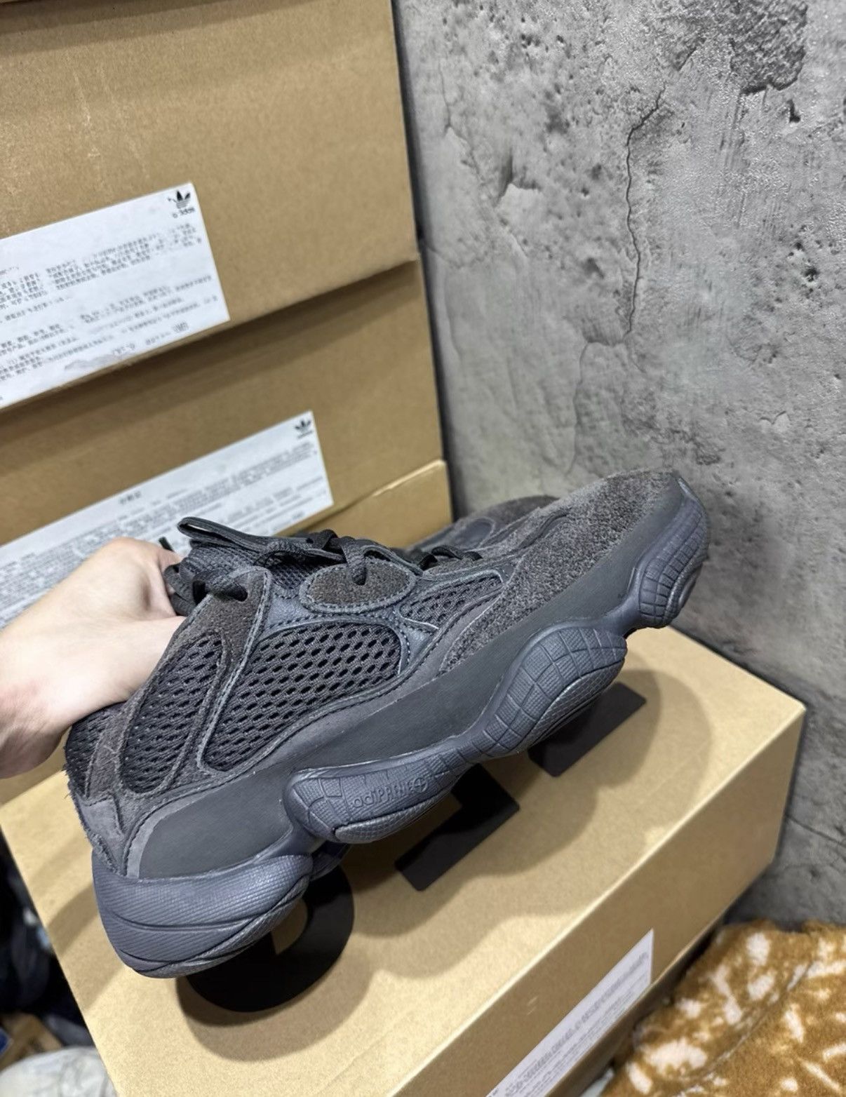 Adidas Adidas Yeezy 500 Utility Black K37 Size US 7 / IT 37 - 3 Thumbnail