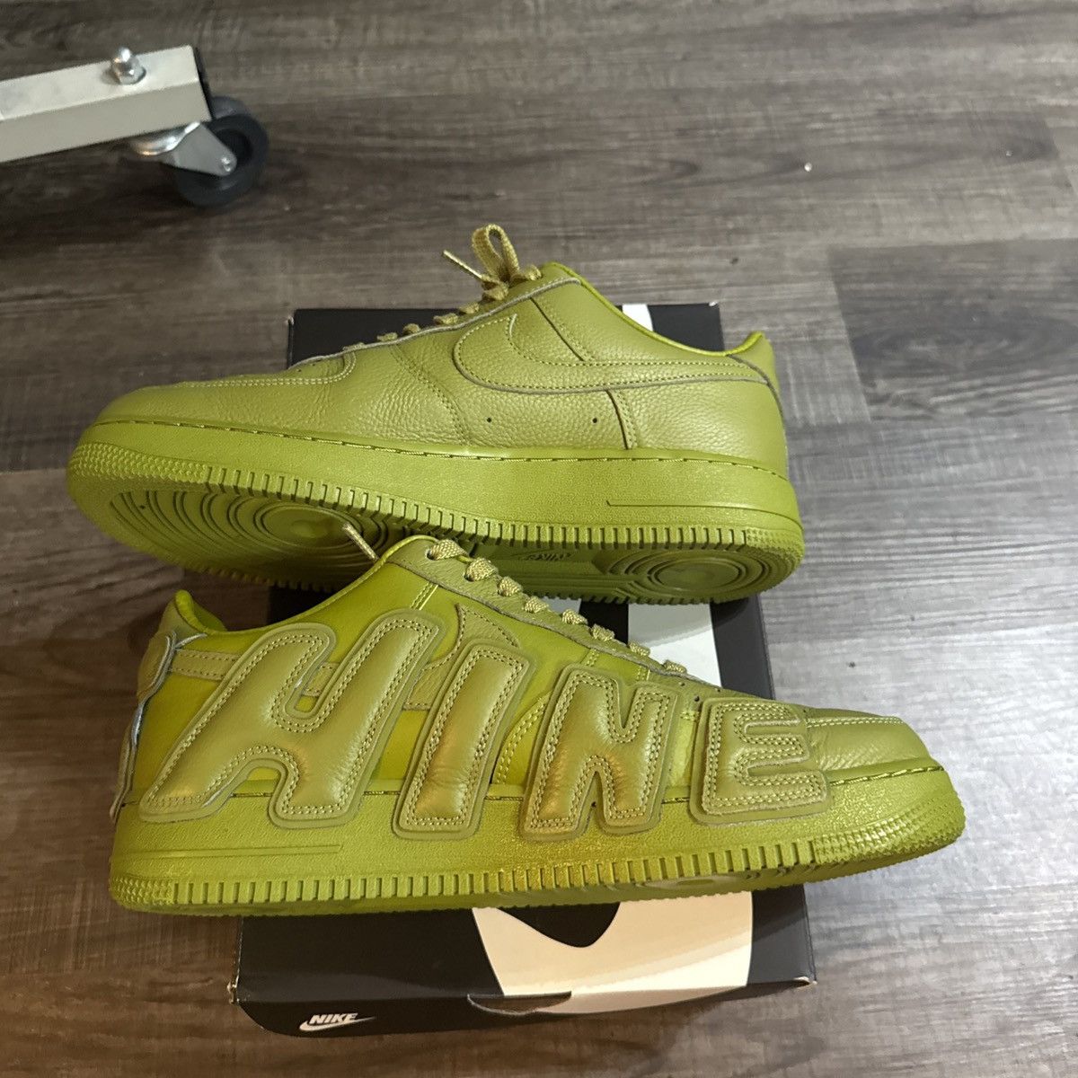 Cactus Plant Flea Market × Nike NIKE CACTUS PLANT FLEA MARKET AIR FORCE ONE MOSS SIZE 11 Size US 11 / EU 44 - 3 Thumbnail