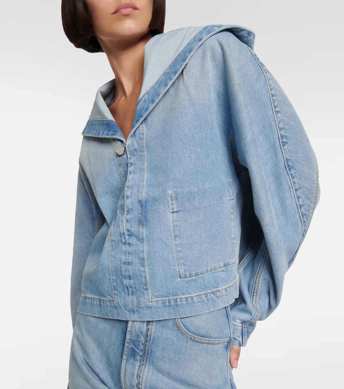 ★人気★ALAIA アライア DENIM HOODED JACKET AA9V0421T536A Alaïa Hooded Denim Jacket | Blue | FARFETCH