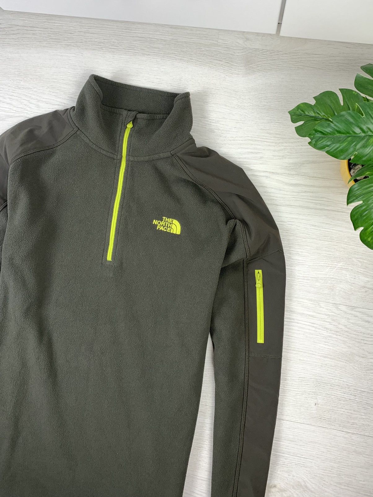The North Face THE NORTH FACE Polartec Khaki Fleece Jacket Size M Size US M / EU 48-50 / 2 - 3 Thumbnail