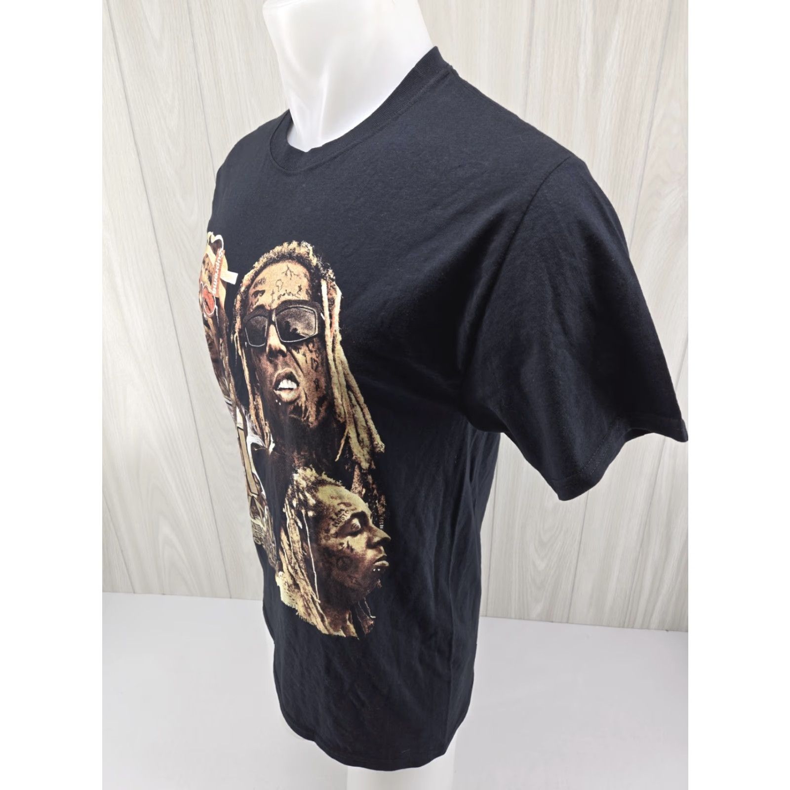 Fruit Of The Loom Lil Wayne Mens Medium Rapper 2023 Tour T-shirt Welcome To Tha Carter Tour Hip Hop Music Rap Shirt Men Black Cotton Knit Short Sleeve Round Neck Moto? Size US M / EU 48-50 / 2 - 5 Thumbnail