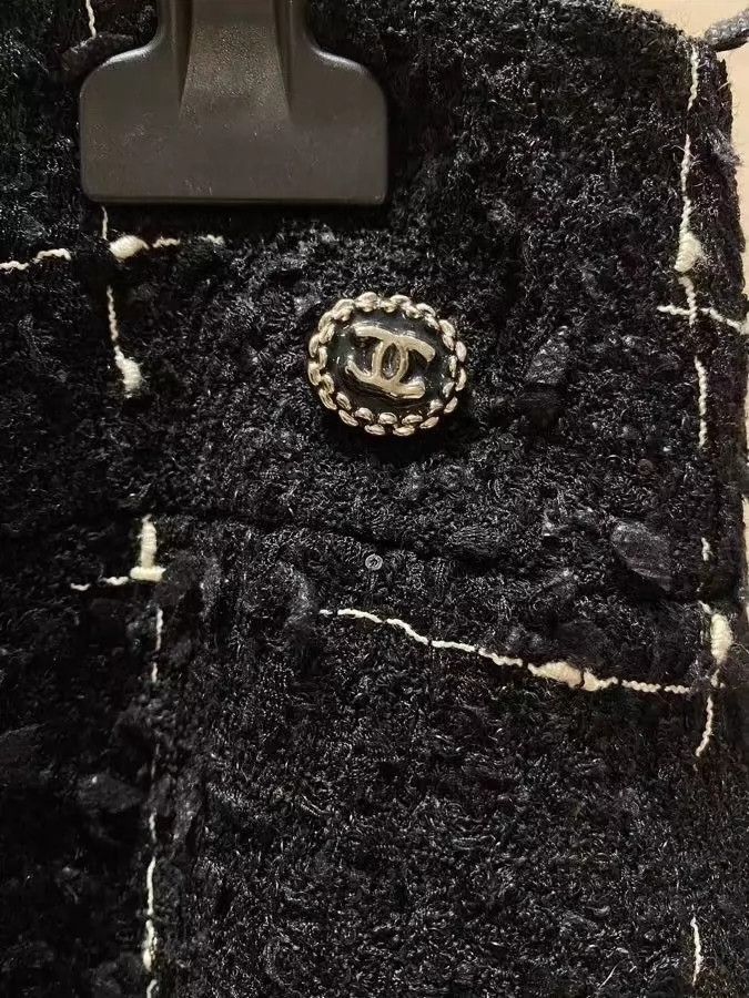 Chanel Chanel Tweed sequin knitted skirt Nextarrow-2505 Size 26" / US 2 / IT 38 - 3 Thumbnail