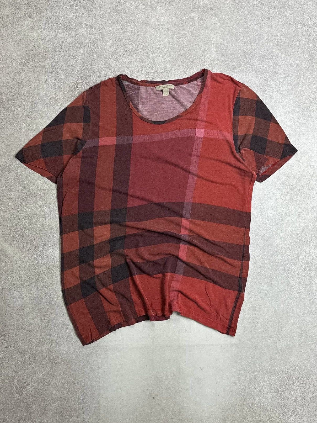 Burberry Vintage Burberry Nova Check T-shirt Rare L Size US L / EU 52-54 / 3 - 1 Thumbnail
