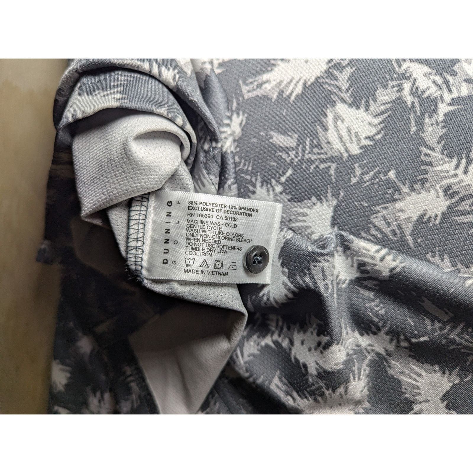 Other Dunning Men's Medium Polo Shirt Grey Print Camelback Golf Size US M / EU 48-50 / 2 - 8 Thumbnail