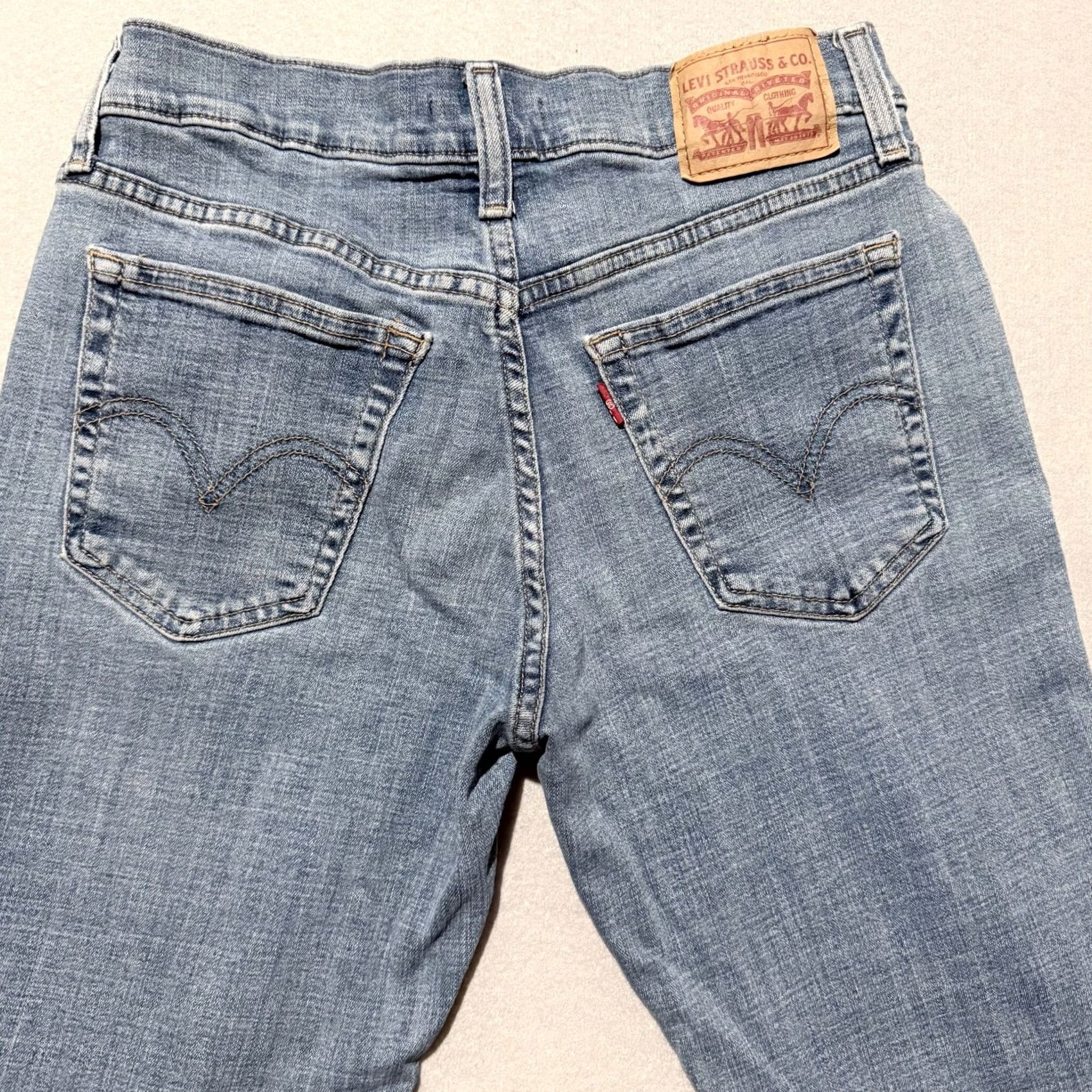 Levi's Levi’s Jeans Blue Distressed Mid Rise Zip Levi’s Women 27 Jeans 5-Pocket City Hipster 90s Vintage Mens Womens Boys Girls Size 27" / US 4 / IT 40 - 4 Thumbnail