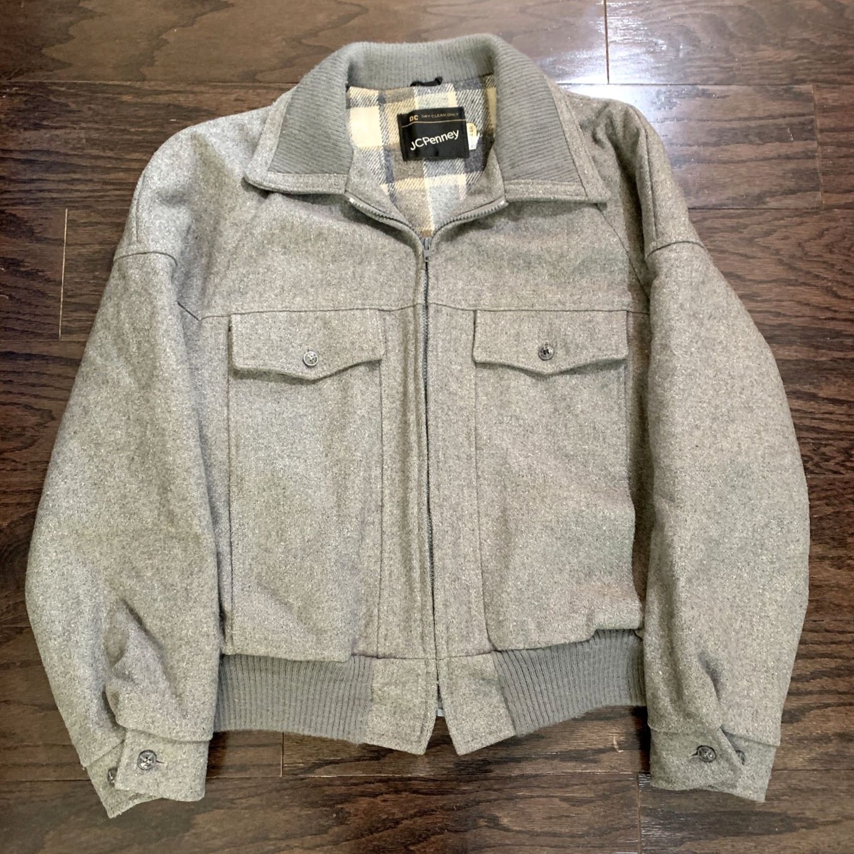 JCPenney VINTAGE Jc Penney Thick Wool Plaid Flannel Lined Bomber Jacket Mens Size 44 R Wool US Made Gray 100% Wool Full Zip 25" 21" Measurements Mens Size US S / EU 44-46 / 1 - 4 Thumbnail
