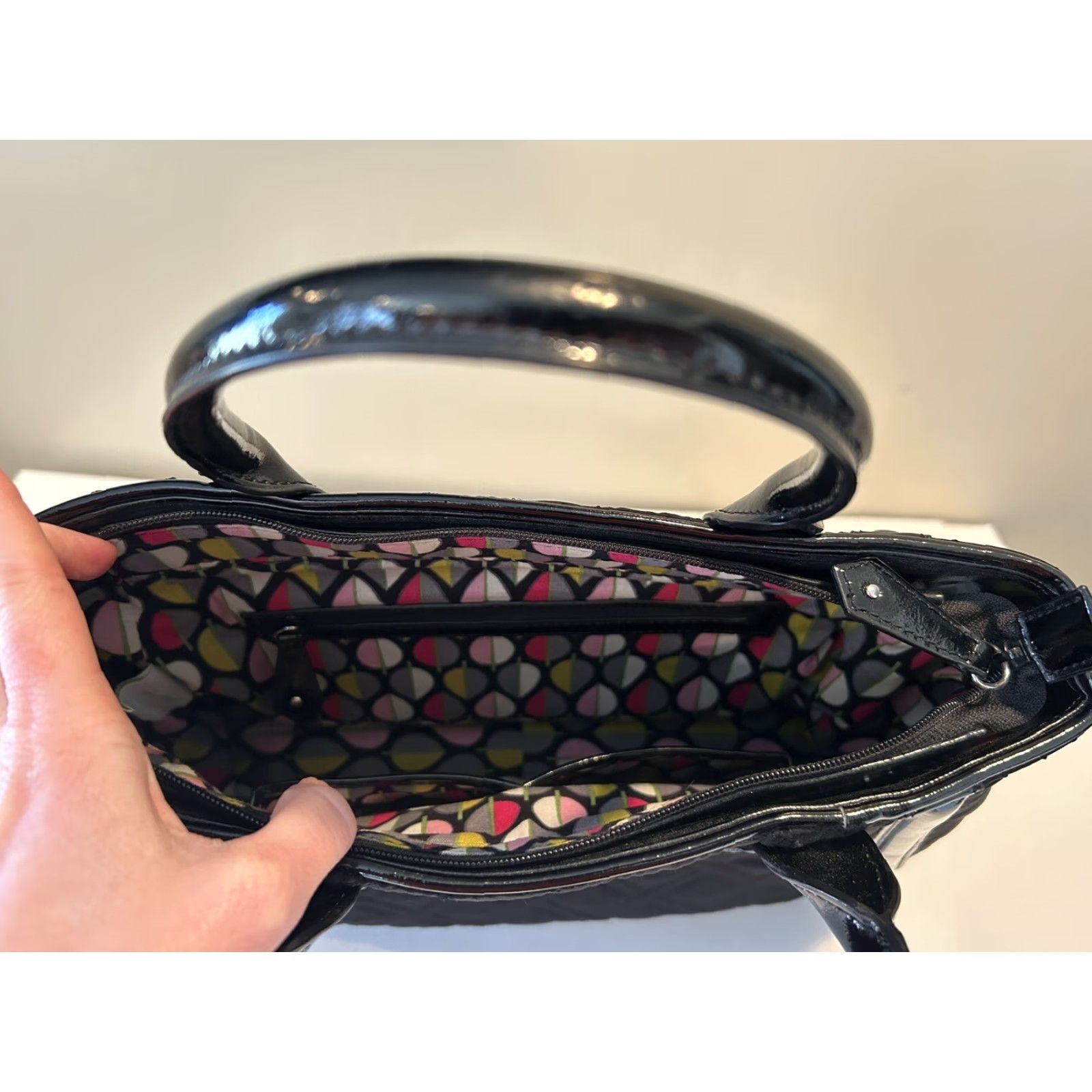 Vintage Vera Bradley Trapeze Shoulder Bag Dark Black Faux Leather Trim Medium Women Crossbody Zip Mens? Size ONE SIZE - 6 Thumbnail