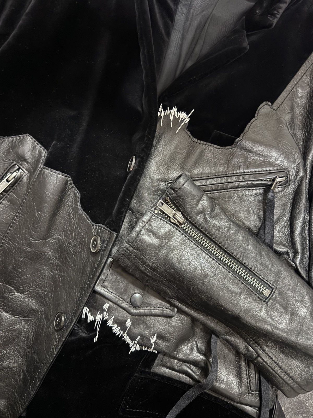 Haider Ackermann Haider Ackermann velvet and leather patchwork suit Size 52S - 4 Thumbnail