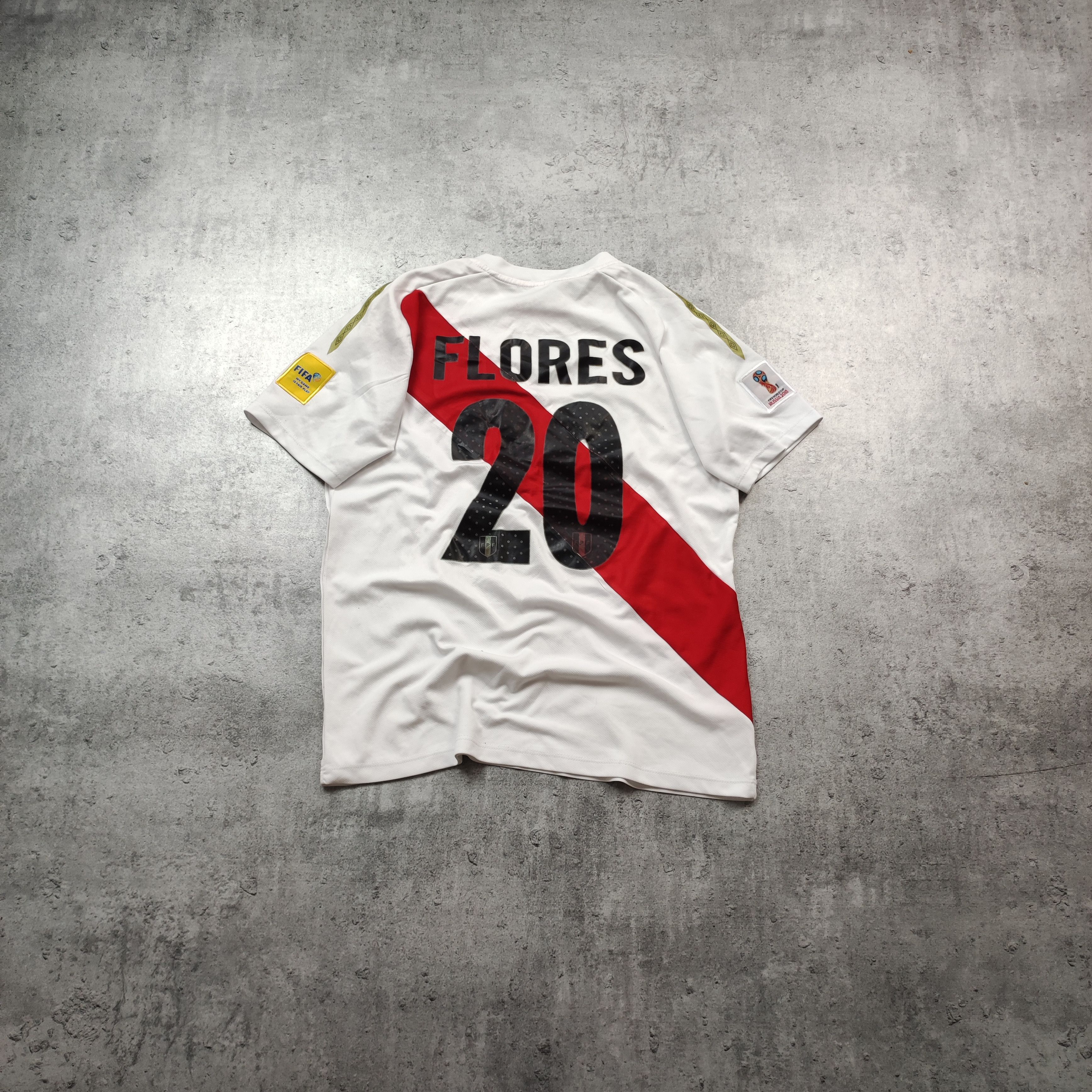 Vintage FIFA World Cap 2018 Peru #20 Flores Home Football Jersey Size US S / EU 44-46 / 1 - 2 Thumbnail
