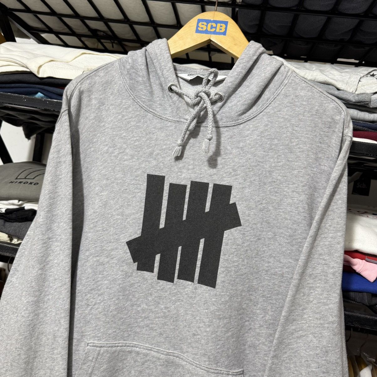 Vintage Vintage undefeated big logo hoodie Size US S / EU 44-46 / 1 - 2 Thumbnail
