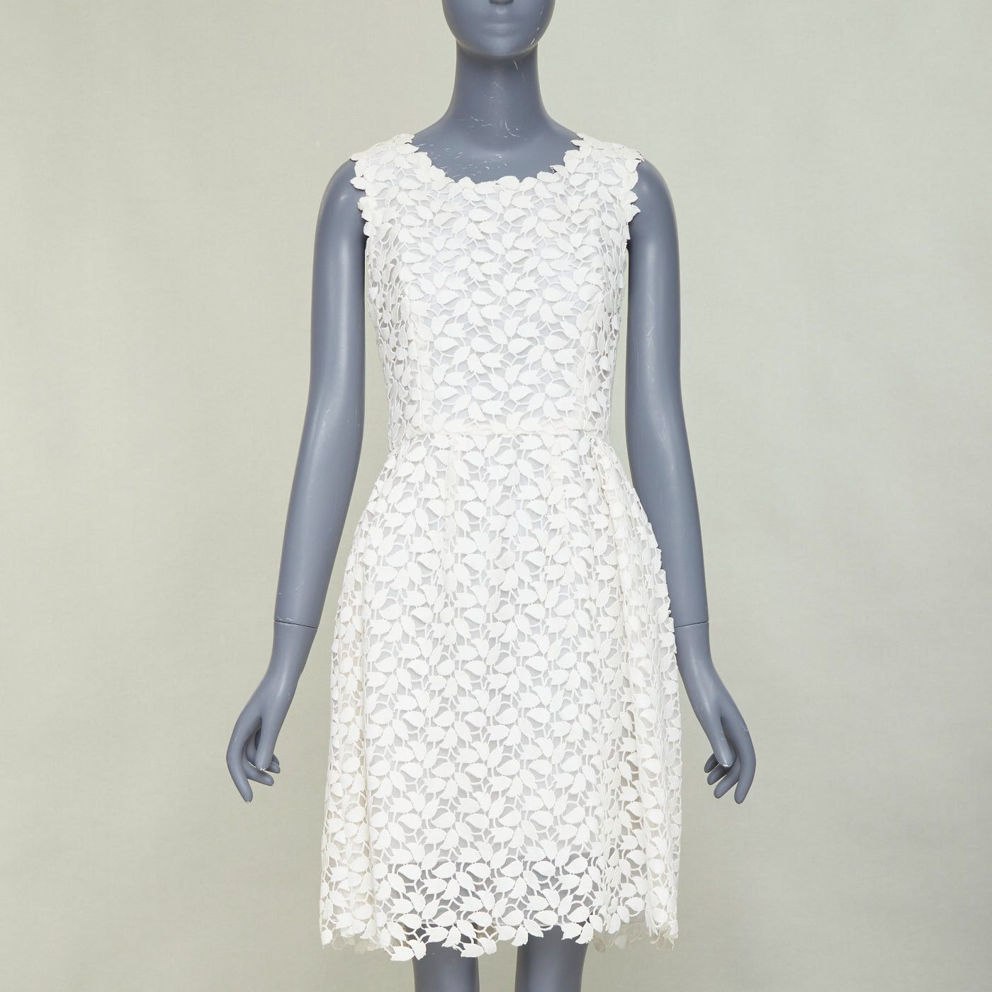 Oscar De La Renta OSCAR DE LA RENTA Iso off white floral guipure leaf lace embroidery fit flare bridal dress US4 S Size S / US 4 / IT 40 - 1 Thumbnail