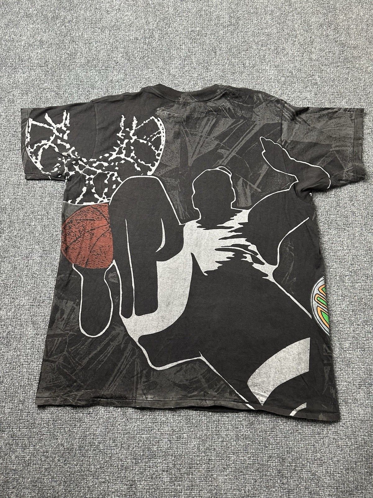 Vintage Mens Dan Gilbert In Your Face Basketball 1990s, Size XL Size US XL / EU 56 / 4 - 2 Thumbnail