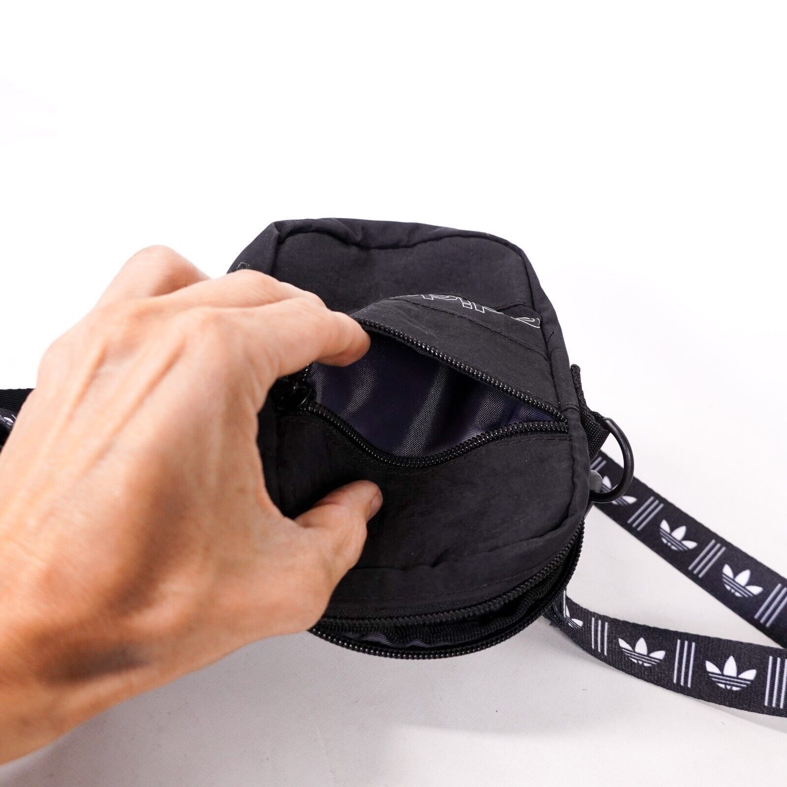 Adidas Adidas Crossbody Carry Shoulder Bag Satchel Handbag Purse Size ONE SIZE - 4 Thumbnail