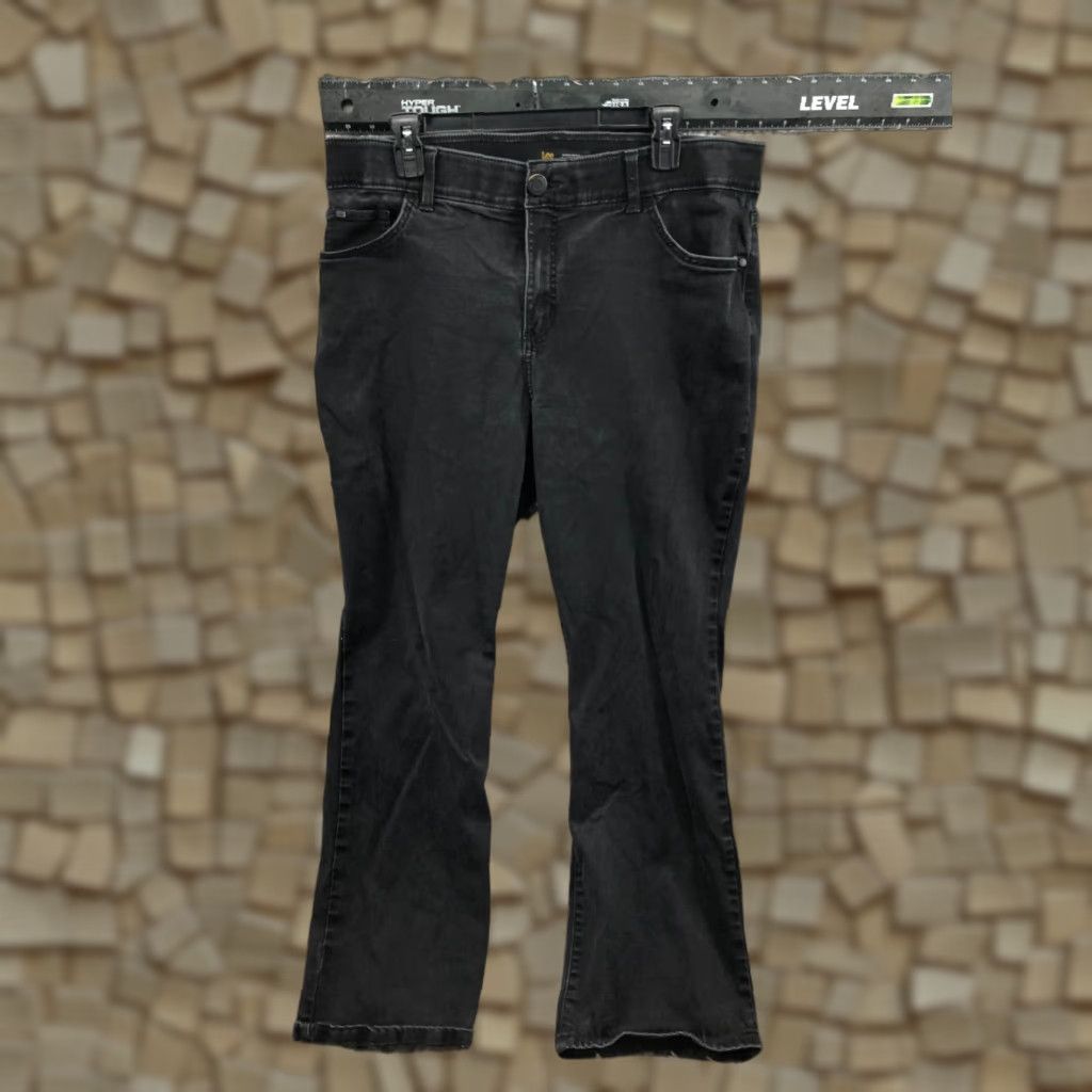 Lee Lee Regular Bootcut Jeans Women 18 Black Dark Wash Denim 5-Pocket Belt Loops Inseam 28in Modern Classic Size 40" / US 18 - 1 Thumbnail