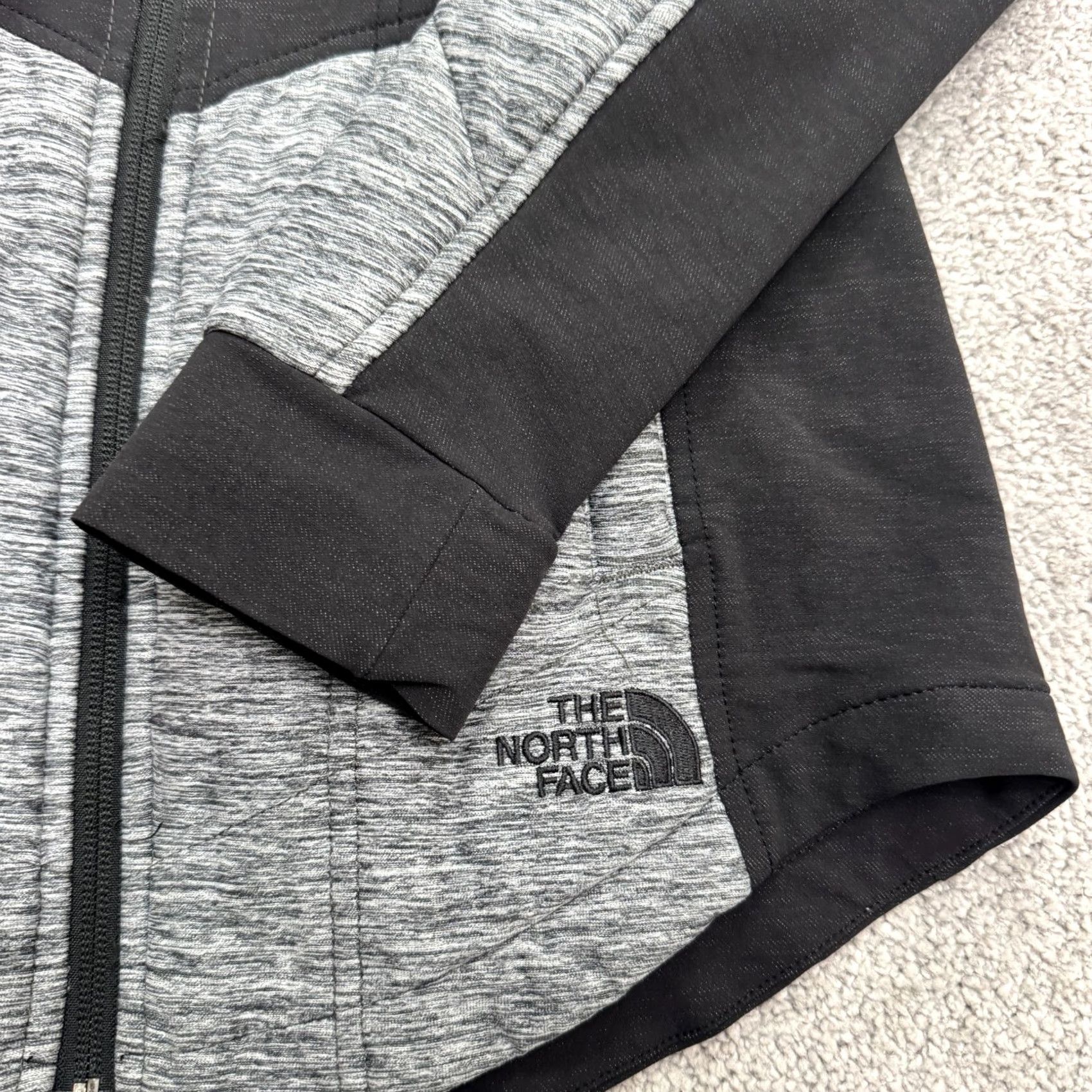 The North Face The North Face Pseudio Quilted Hoodie Jacket Womens XS Gray Colorblock Size XS / US 0-2 / IT 36-38 - 7 Thumbnail