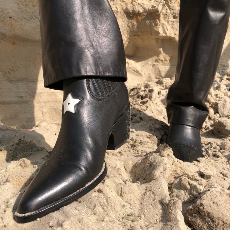 Christian Dior Monsieur 🔥🔥 Christian Dior Black Leather Cowboy Boots Size US 7 / IT 37 - 11 Thumbnail