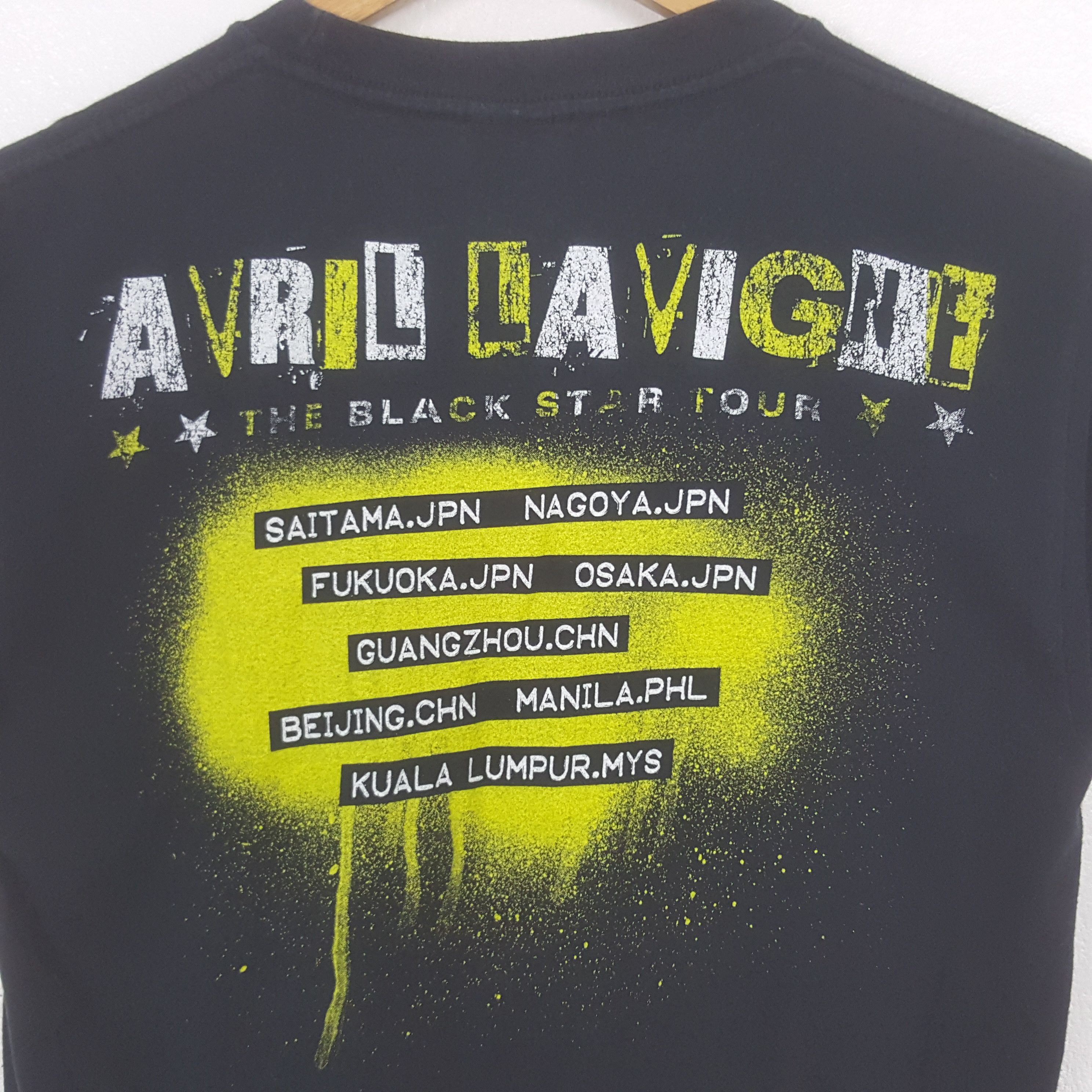 Band Tees Vintage Avril Lavigne Solo Singer Tour Tshirt C312N43 Size US S / EU 44-46 / 1 - 4 Thumbnail