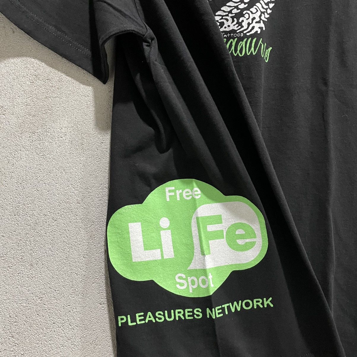 Pleasures PLEASURES T-Shirt - “Total Freedom” Size L / US 10 / IT 46 - 4 Thumbnail
