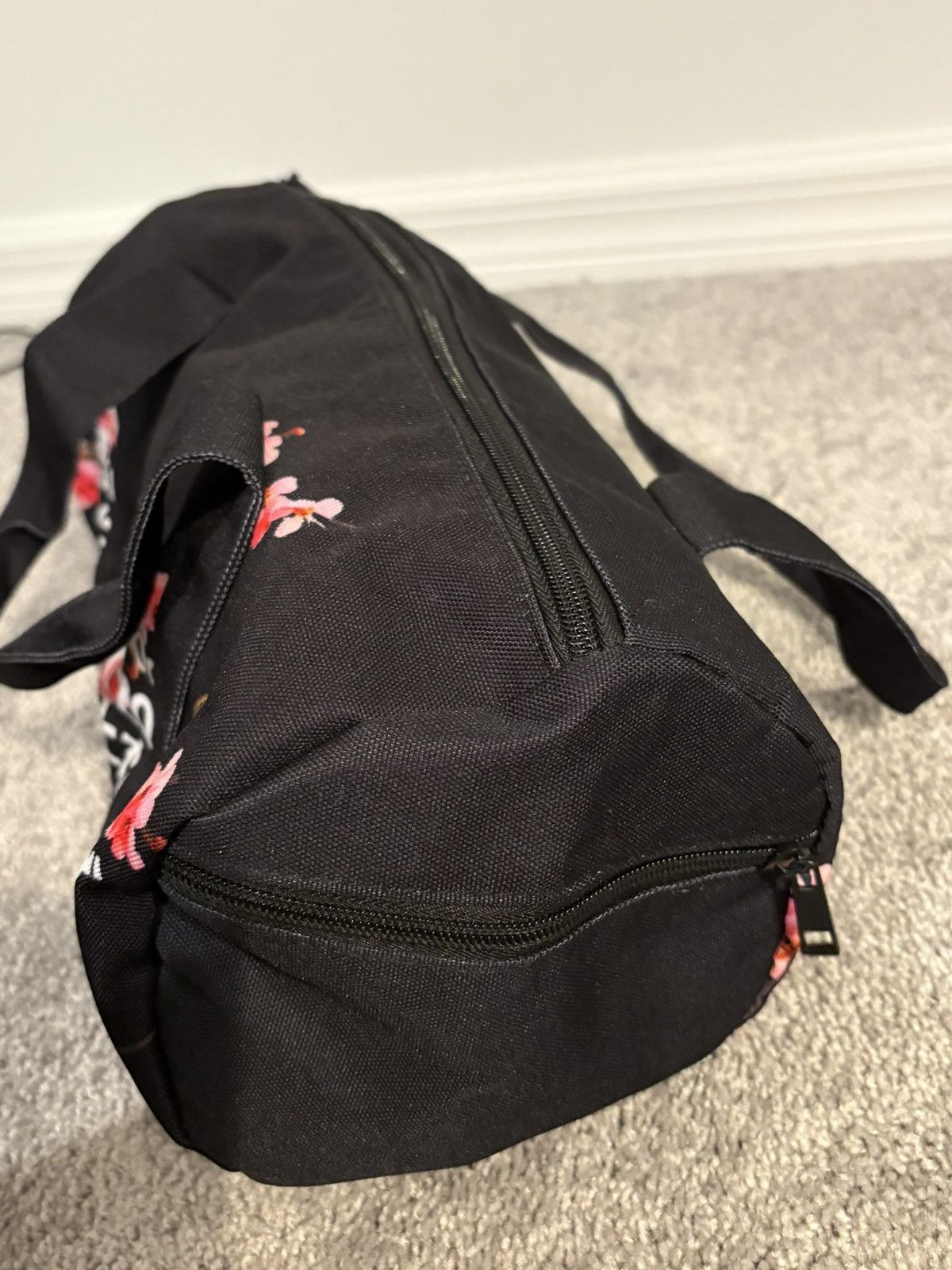 Anti Social Social Club Anti Social club kkotch side duffel bag Black cherry blossom Size ONE SIZE - 9 Thumbnail