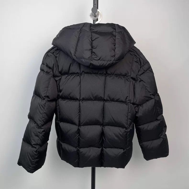 Louis Vuitton Louis Vuitton Black reversible single breasted hooded down Size XXS / US 00 / IT 34 - 2 Thumbnail