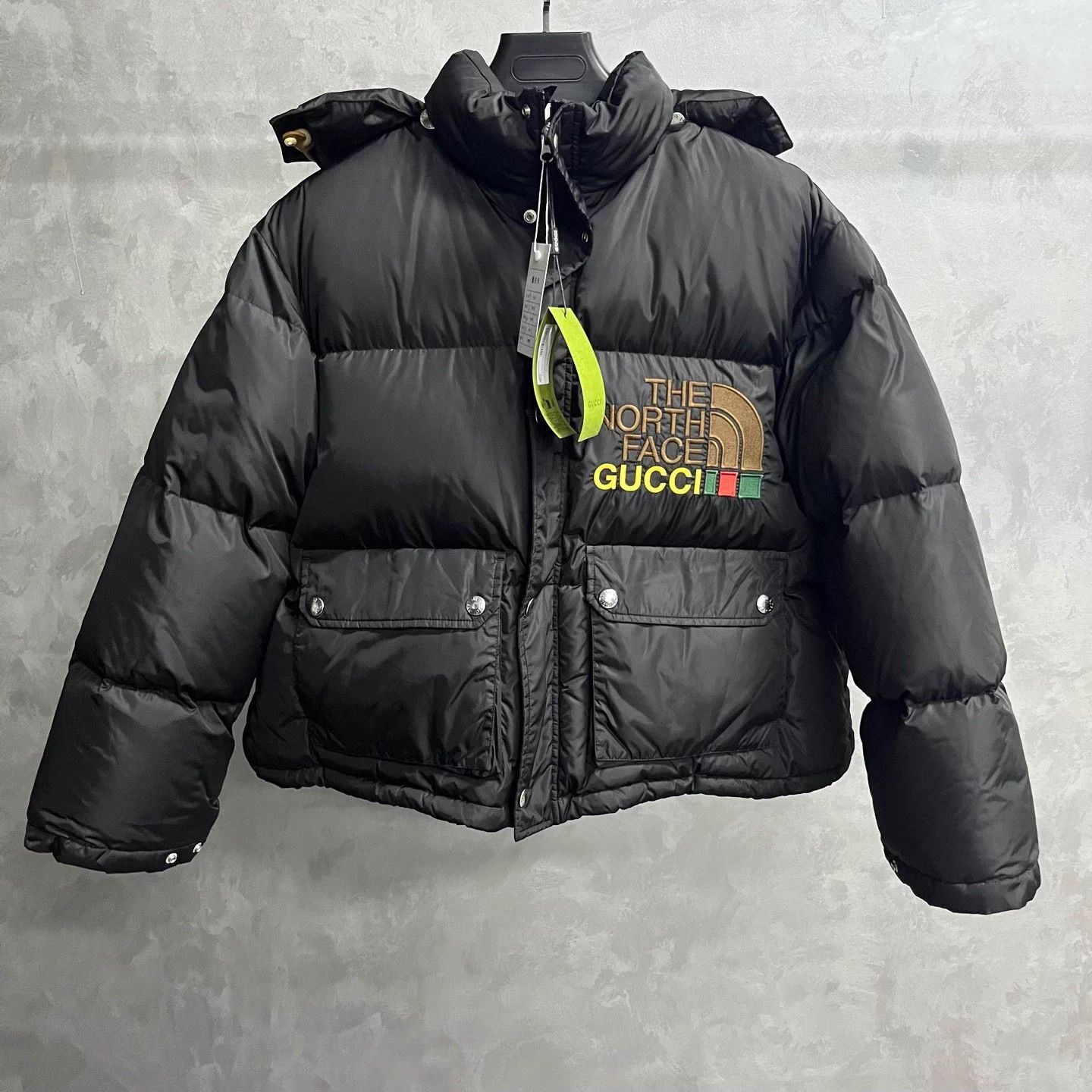 Gucci Gucci black solid color logo embroidered down jacket Size S / US 4 / IT 40 - 1 Thumbnail