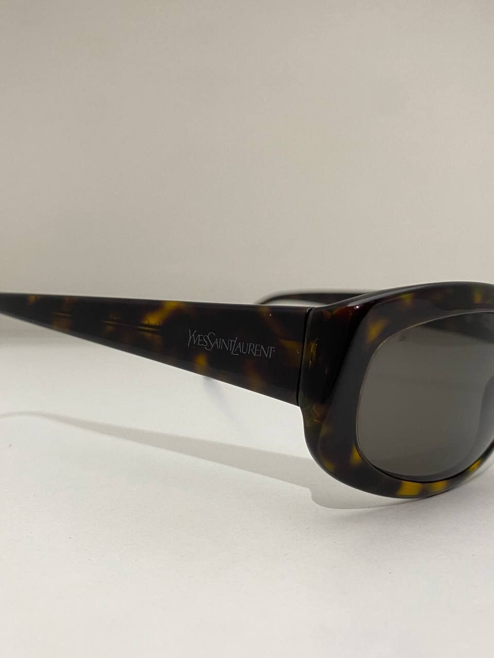 Yves Saint Laurent Yves Saint Laurent YSL Logo Ruby Oval Sunglasses Vintage Size ONE SIZE - 6 Thumbnail