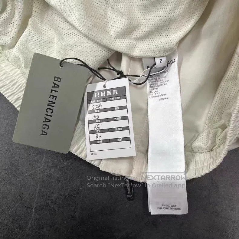 Balenciaga Balenciaga White padded nylon sport jacket Size US M / EU 48-50 / 2 - 7 Thumbnail
