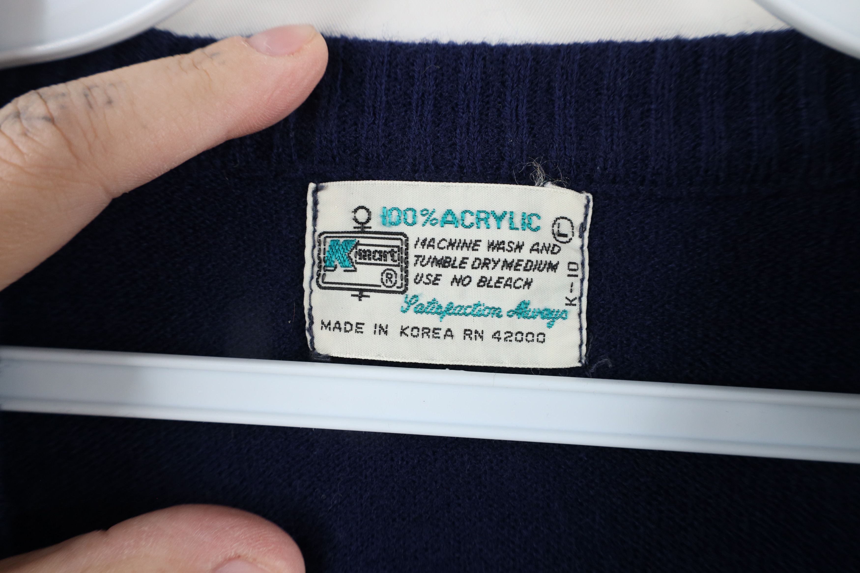 Vintage Vintage 70s Streetwear Knit V-Neck Sweater Vest Navy Blue Size US L / EU 52-54 / 3 - 4 Thumbnail