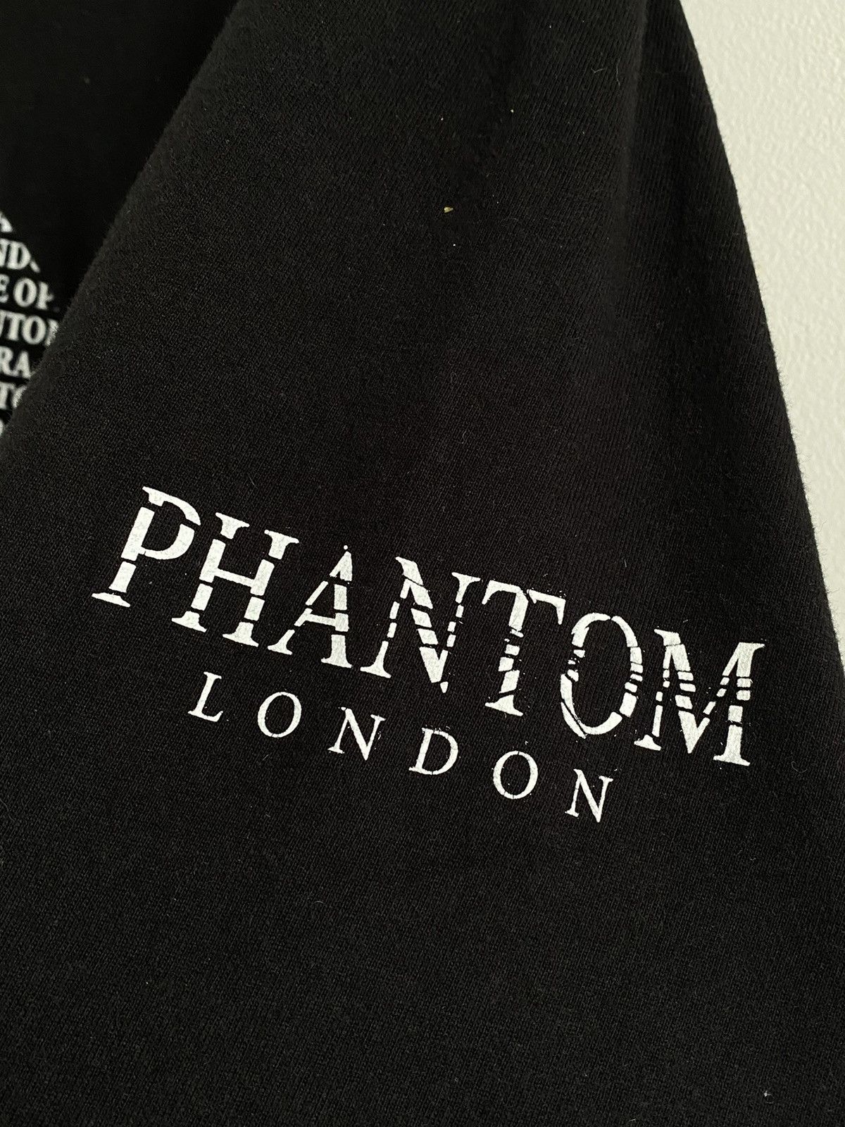 Band Tees Vintage Phantom of the opera London long sleeve Size US XL / EU 56 / 4 - 4 Thumbnail