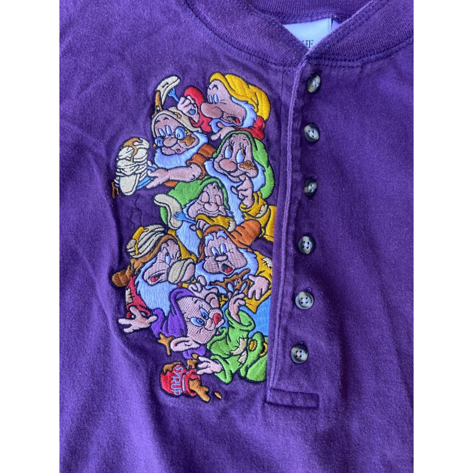 Disney VINTAGE Disney The Seven Dwarfs Shirt Men XL Crew Neck Embroidered Button Purple 1990s 90s T-Shirt Size US XL / EU 56 / 4 - 4 Thumbnail