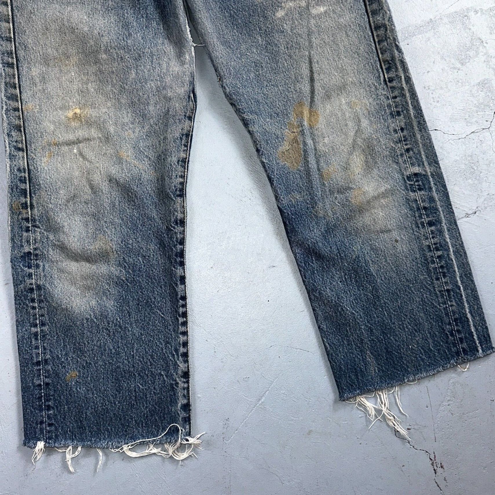 Levi's VINTAGE Levis 501 Jeans 80s USA XX Straight Leg Blue Light Wash 32x24 Capri Size US 32 / EU 48 - 3 Thumbnail