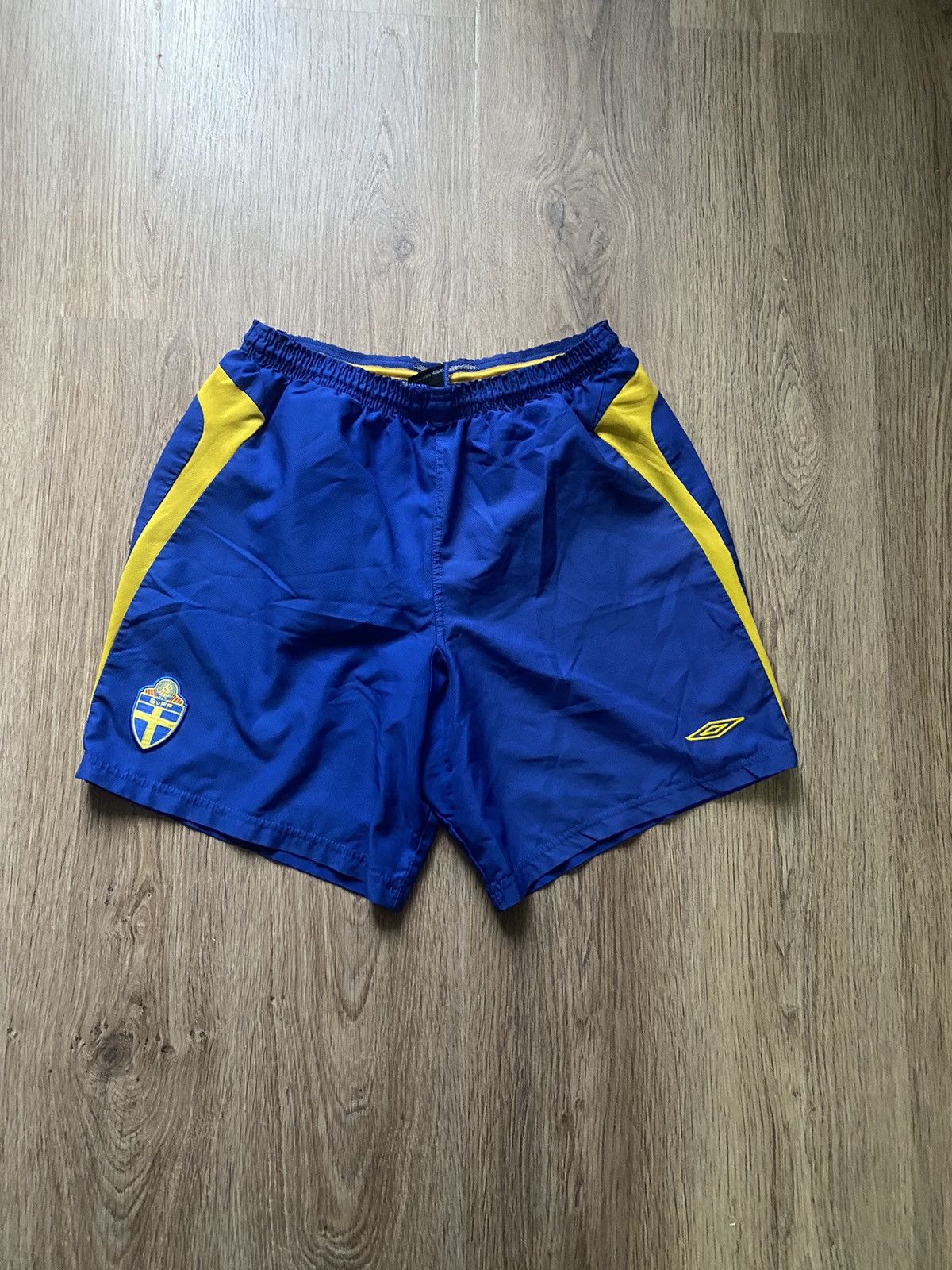 Umbro × Vintage 00s Vintage Umbro Sweden SVFF Performance Shorts Size US 34 / EU 50 - 1 Thumbnail