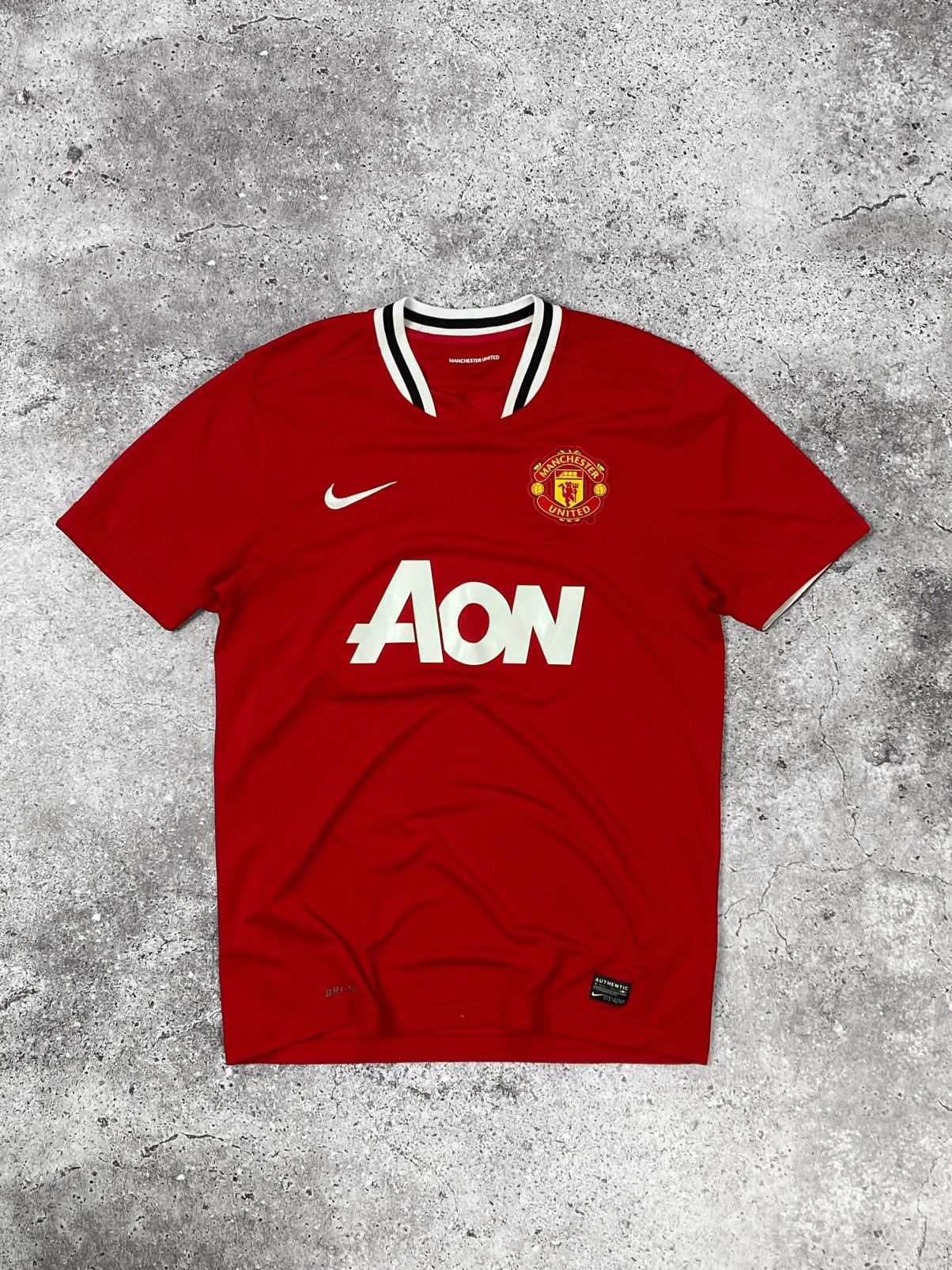 Nike Nike Manchester United 2011 - 2013 Home Football Jersey Size US M / EU 48-50 / 2 - 1 Thumbnail