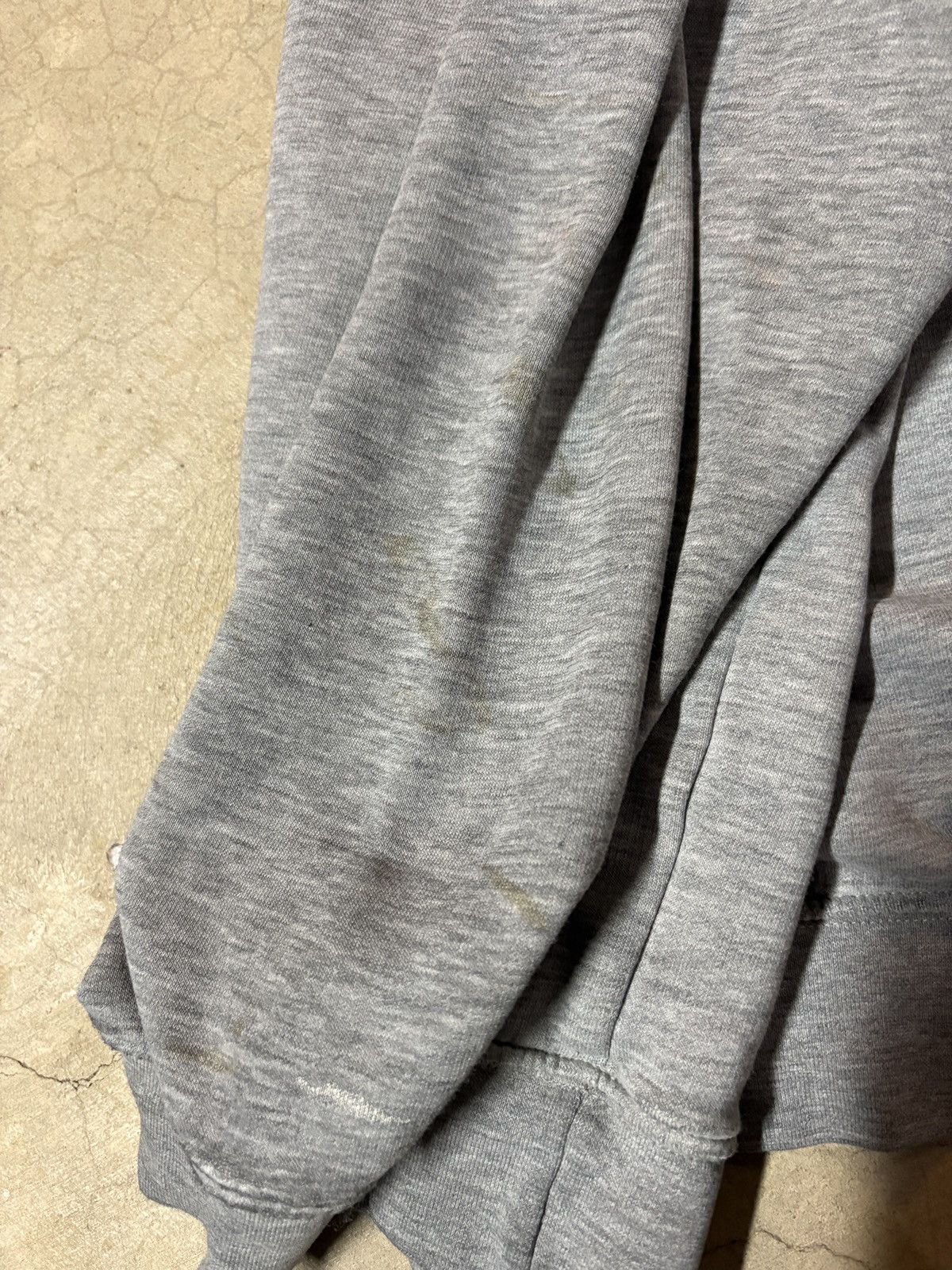 Nike Vintage 00’s Nike Y2K Distressed Crewneck Sweatshirt Gray Size US L / EU 52-54 / 3 - 6 Thumbnail