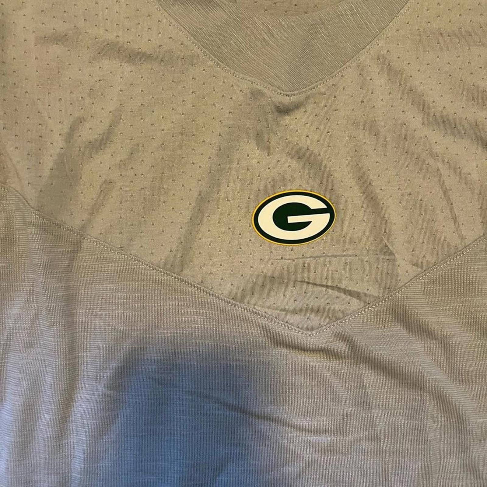 Nike Men Green Bay Packer Nike Gray Sideline Player UV Performance Long Sleeve TShirt Size US XL / EU 56 / 4 - 5 Thumbnail