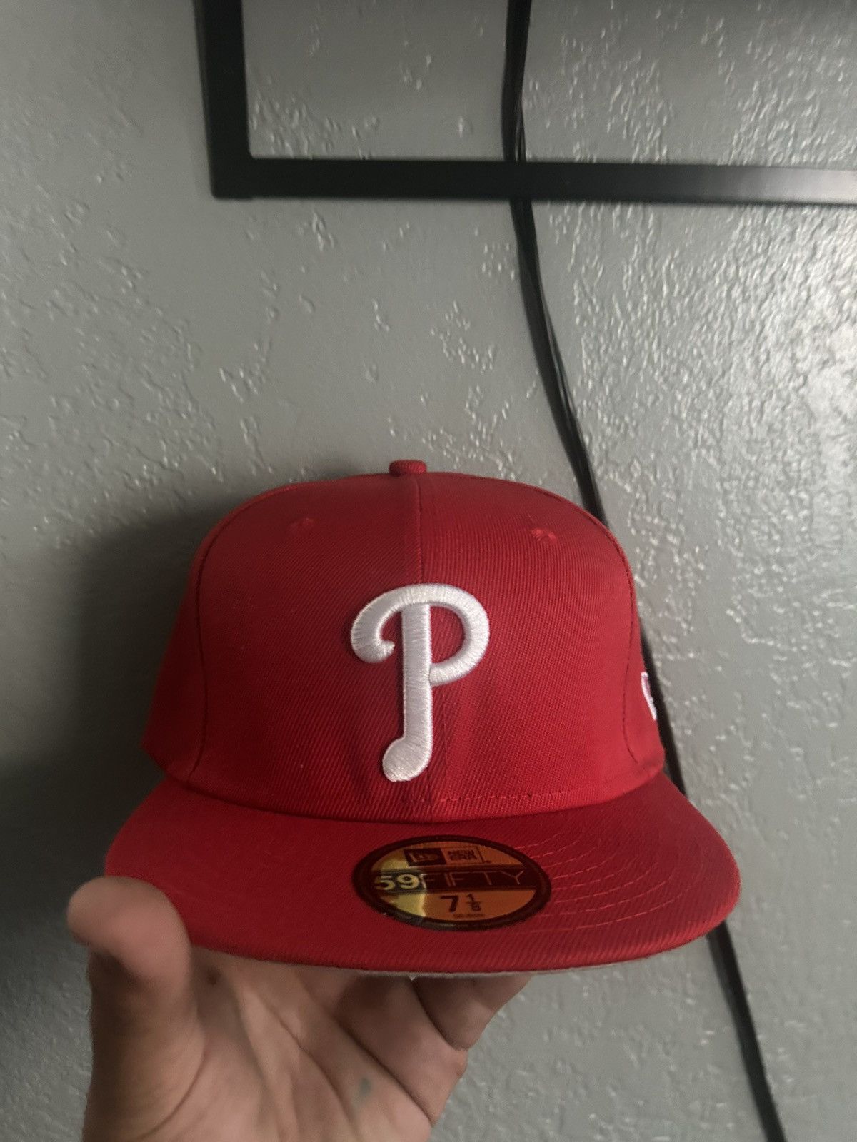 New Era Red 71/8 Phillies hat Size ONE SIZE - 1 Thumbnail