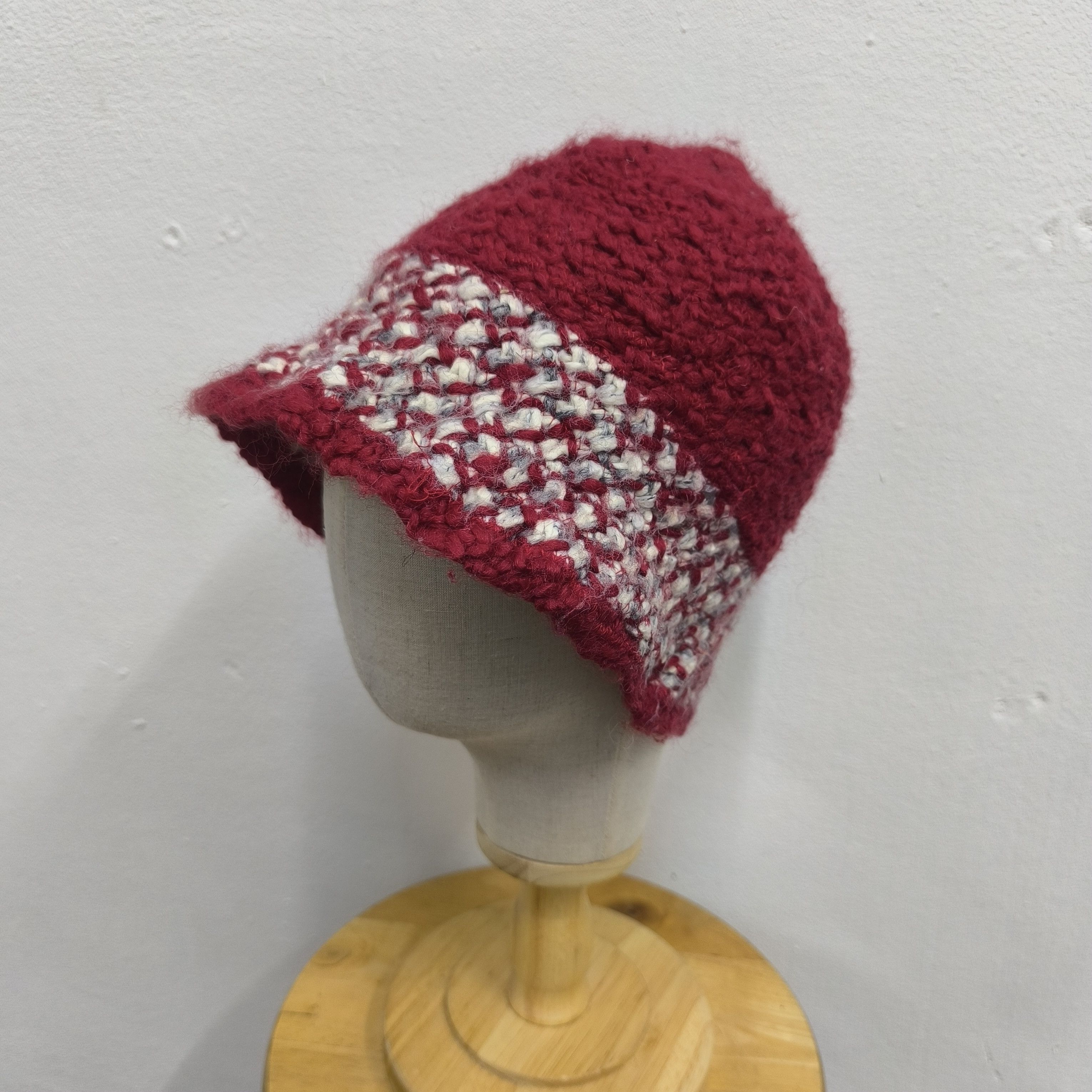 Vintage 🌟Ferruccio vecchi stripes made in italy daisy knit hat Size ONE SIZE - 2 Thumbnail